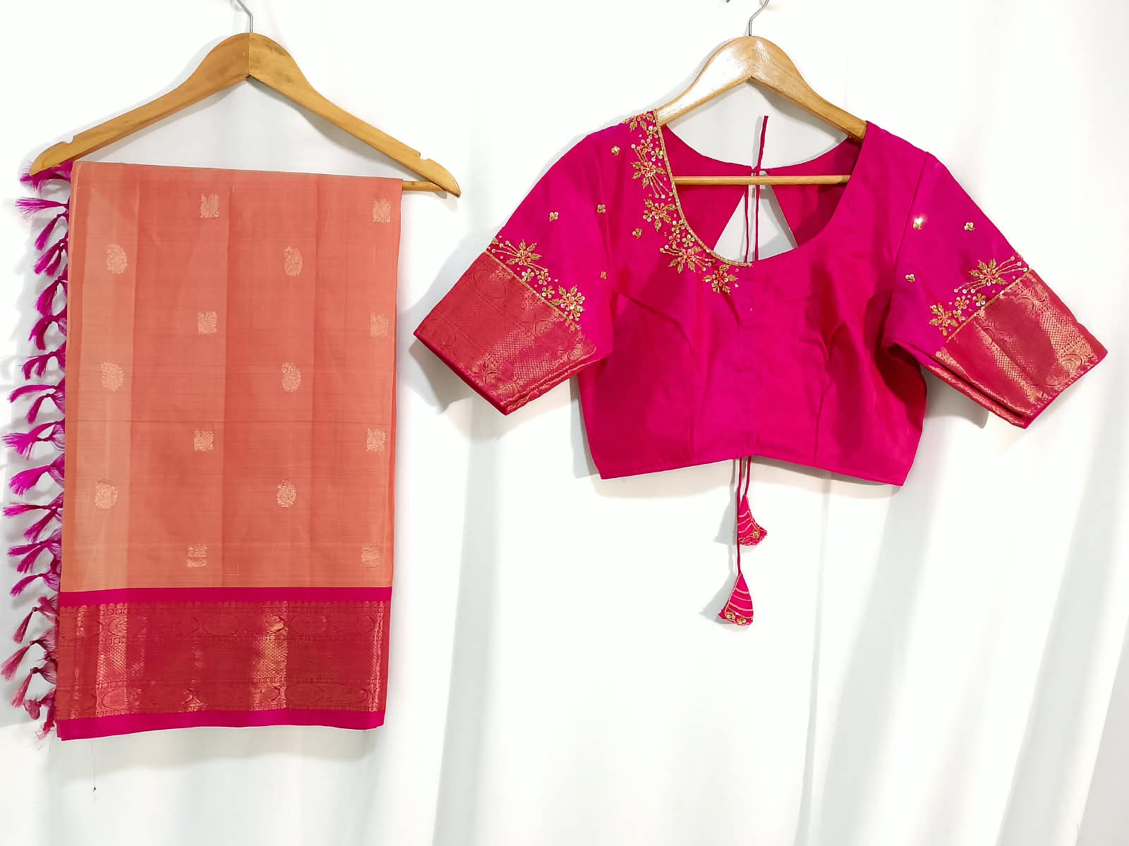 N1438 : Ready To Ship Beautiful Saree With Stitched Blouse
