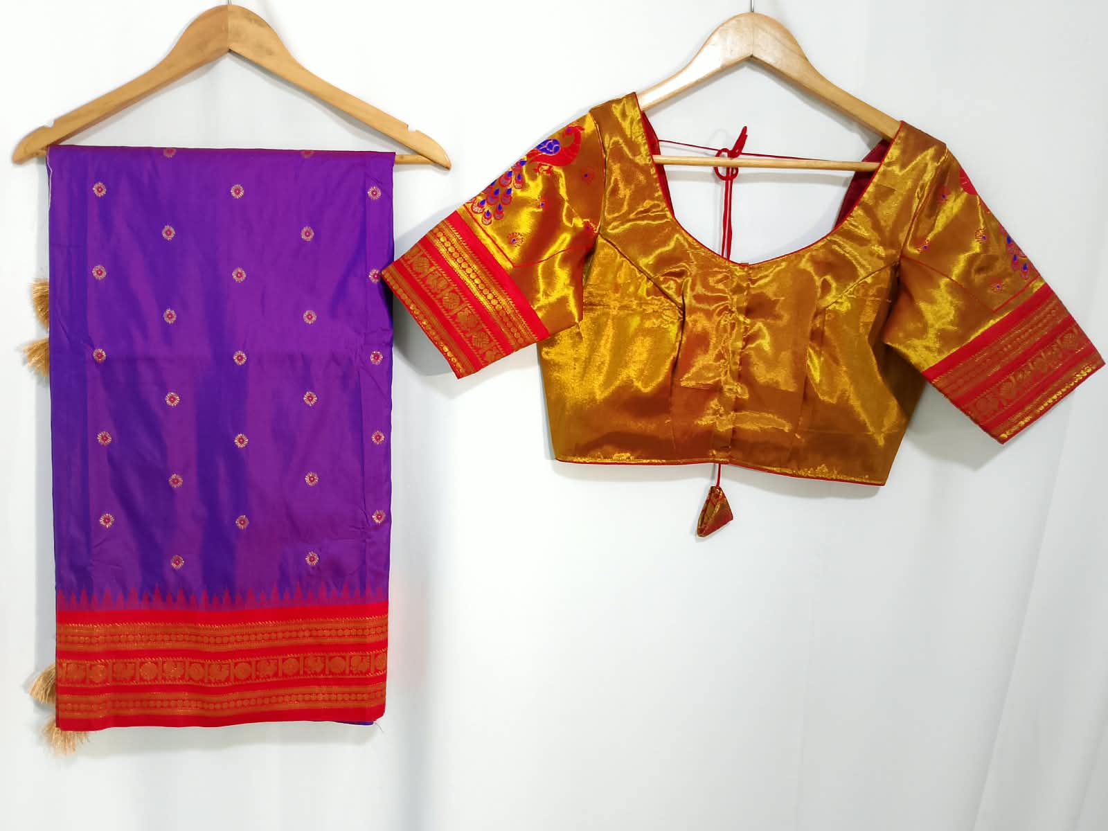 N1450 : Ready To Ship Beautiful Saree With Stitched Blouse