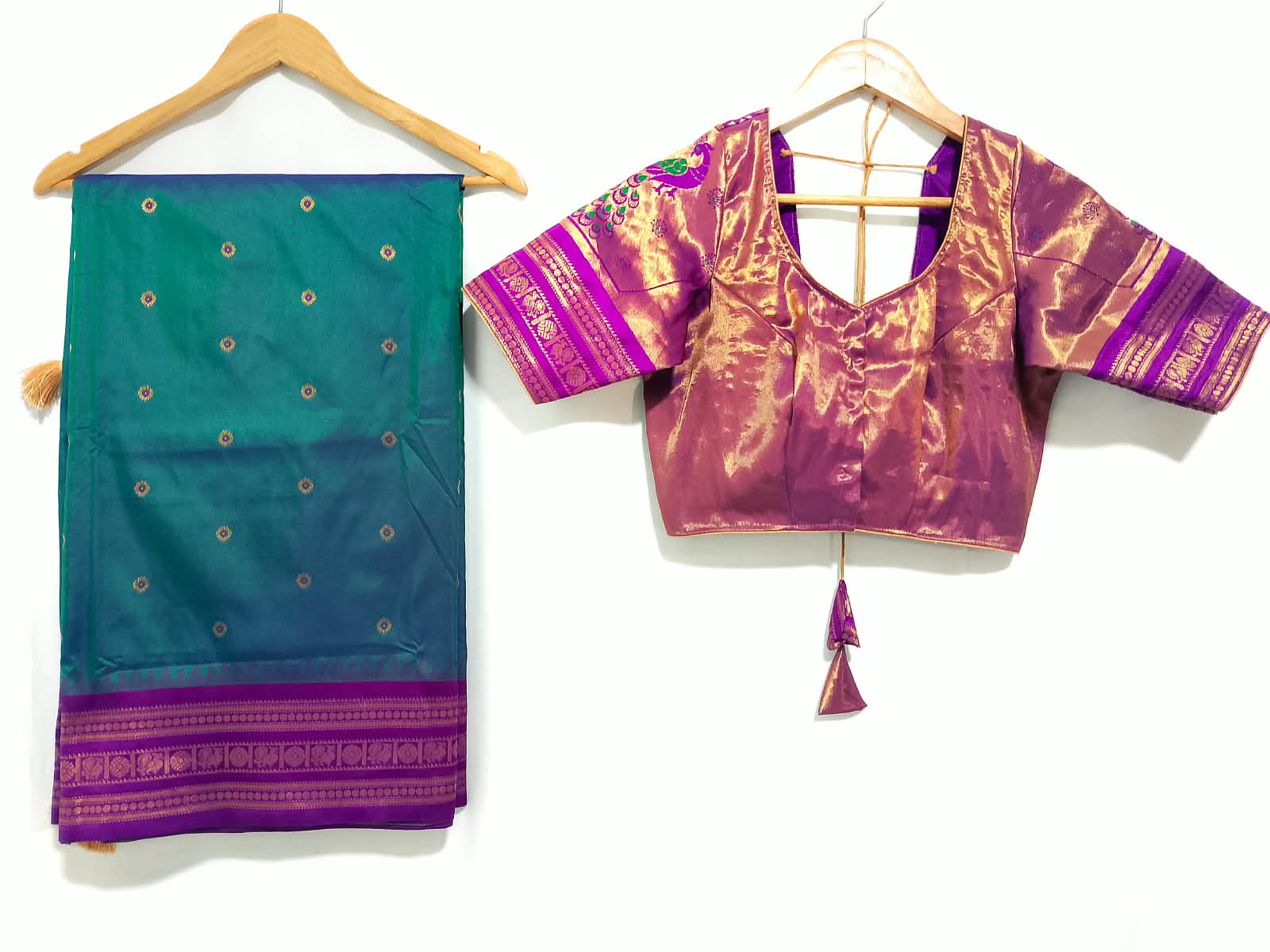 N1457 : Ready To Ship Beautiful Paithani Saree With Stitched Blouse N1457 : Ready To Ship Beautiful Paithani Saree With Stitched Blouse
