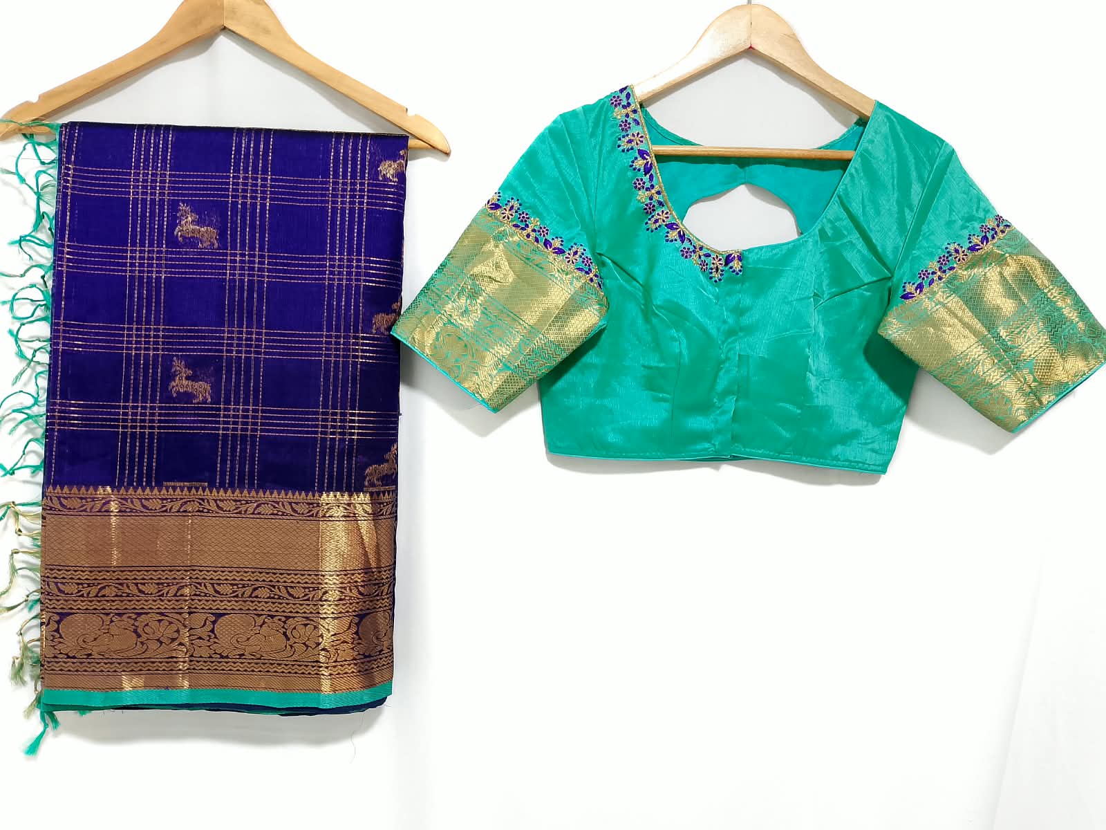 N1473 : Ready To Ship Beautiful Saree With Stitched Blouse N1473 : Ready To Ship Beautiful Saree With Stitched Blouse