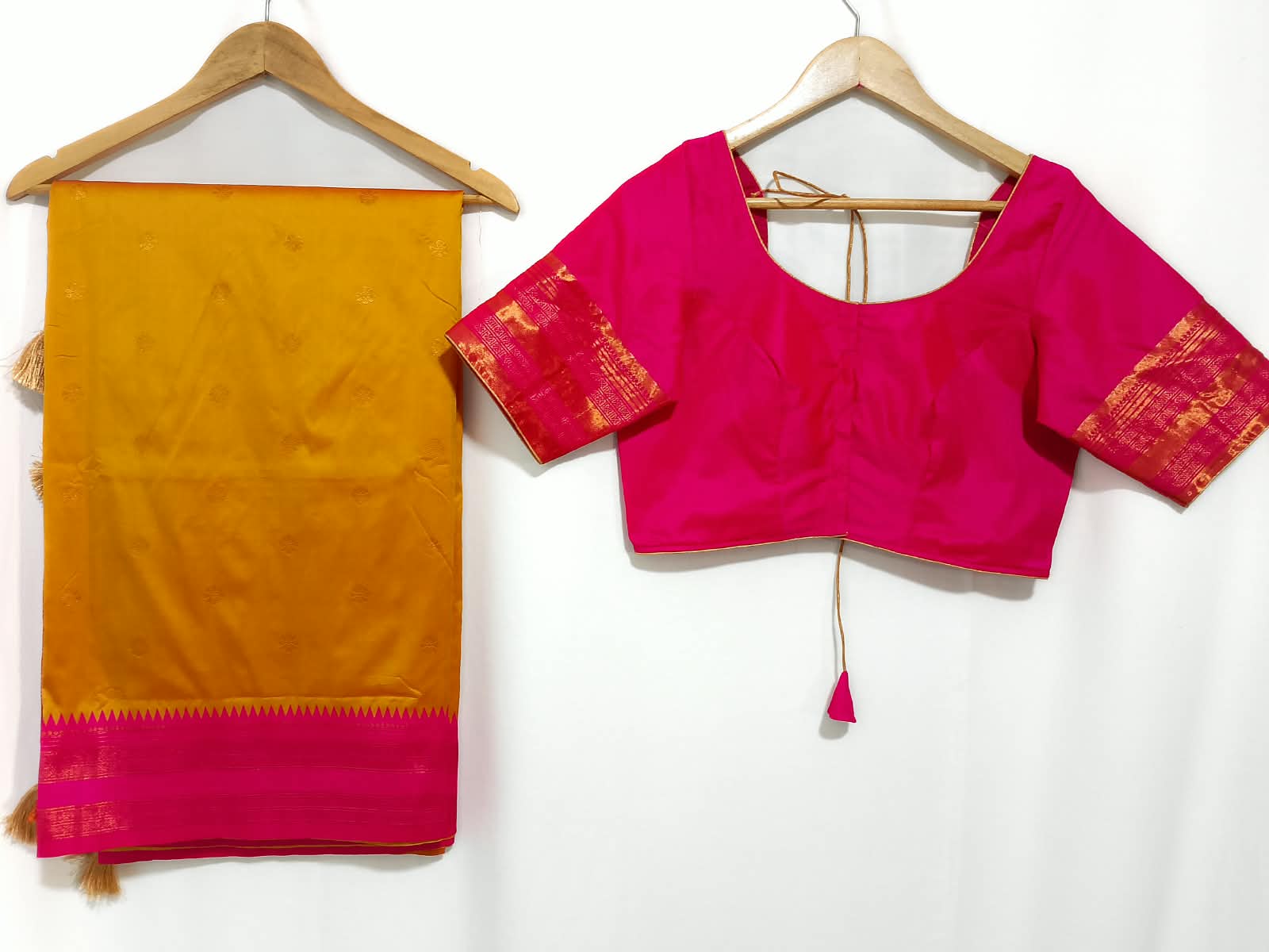 N1459 : Ready To Ship Beautiful Paithani Saree With Stitched Blouse