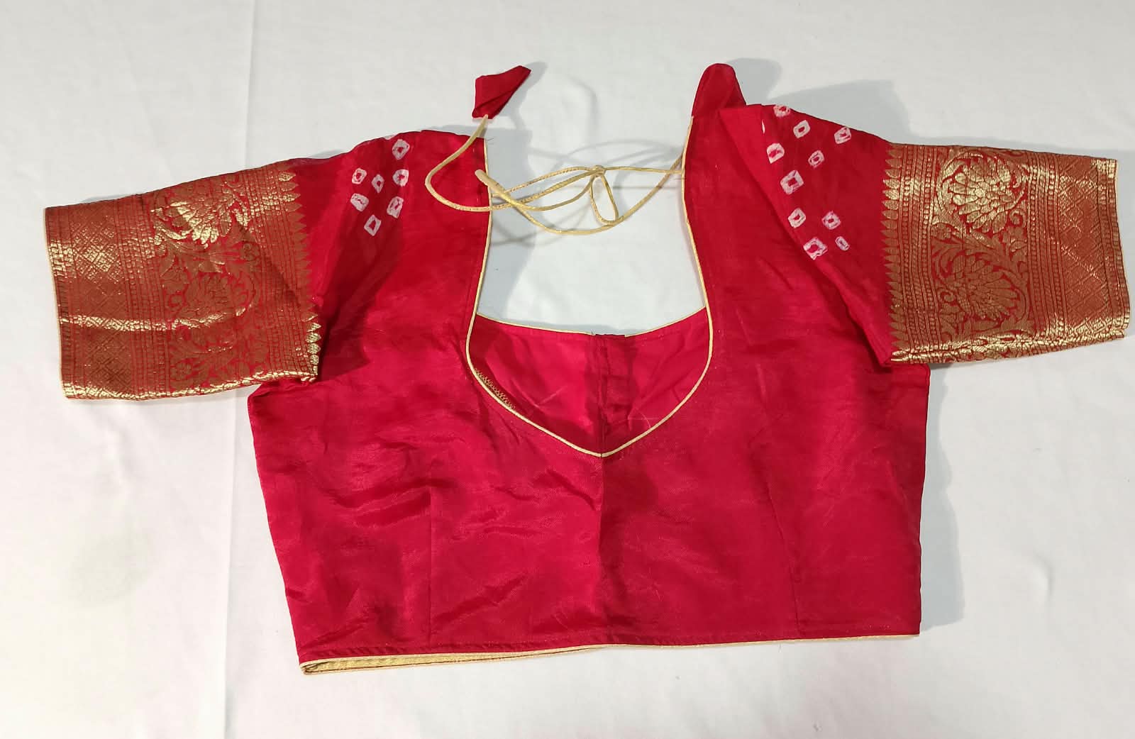N1476 : Ready To Ship Beautiful Bandini Saree With Stitched Blouse N1476 : Ready To Ship Beautiful Bandini Saree With Stitched Blouse