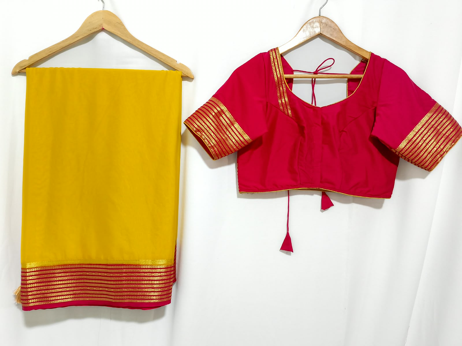 N1482 : Ready To Ship Beautiful Mysore Crepe Silk Saree With Stitched Blouse