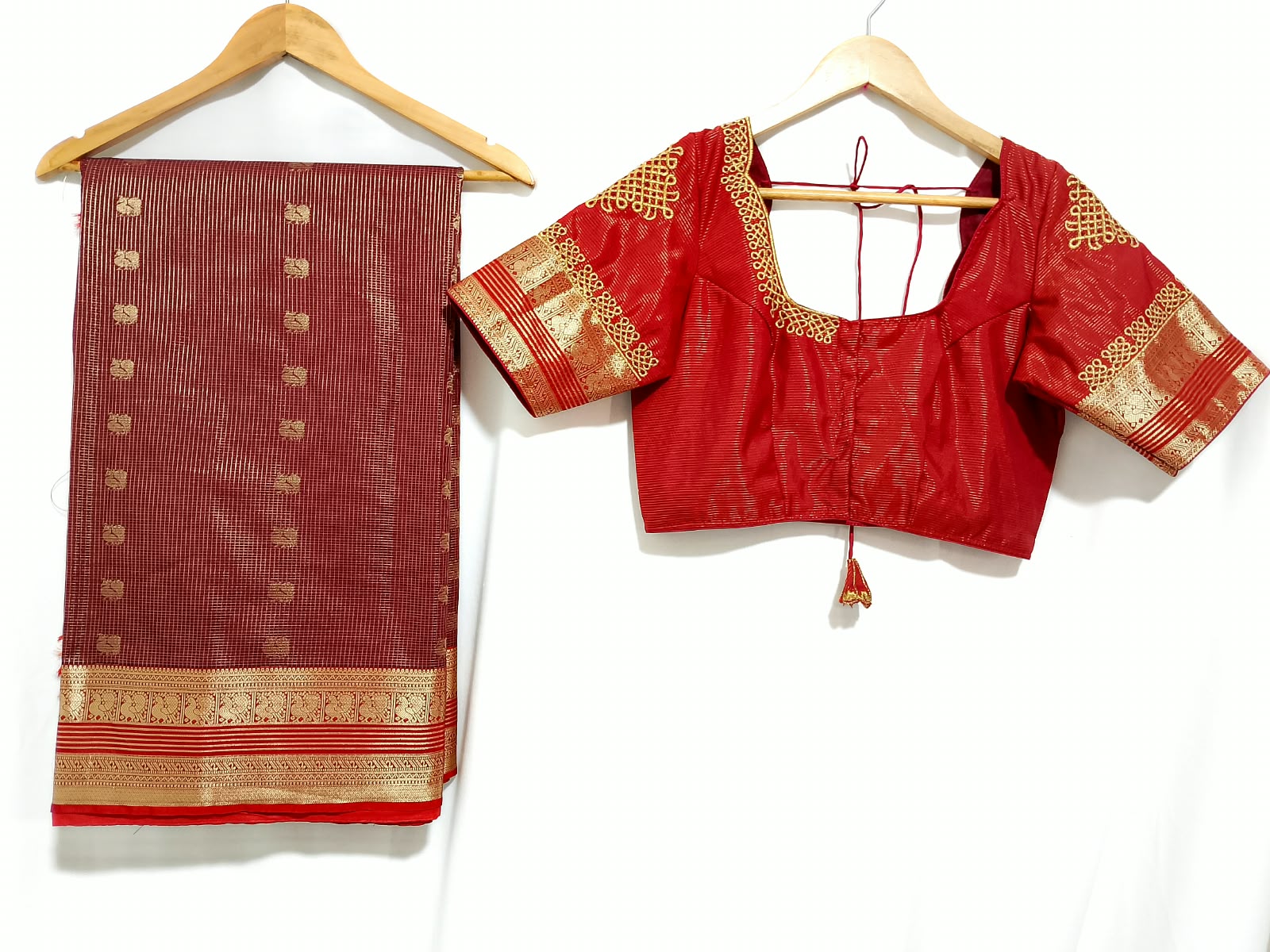 N1489 : Ready To Ship Beautiful Saree With Stitched Blouse N1489 : Ready To Ship Beautiful Saree With Stitched Blouse