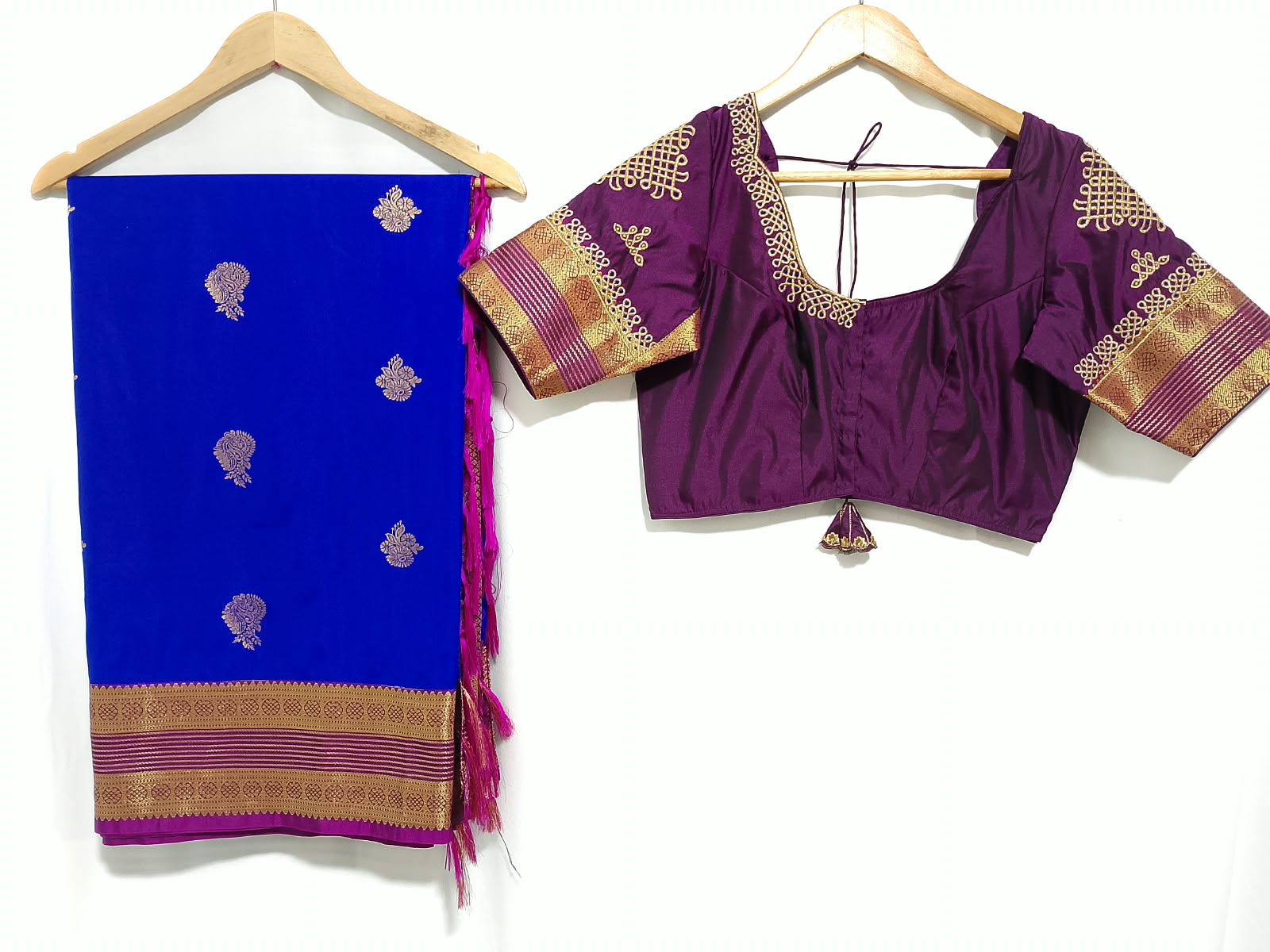 N1491 : Ready To Ship Beautiful Saree With Stitched Blouse