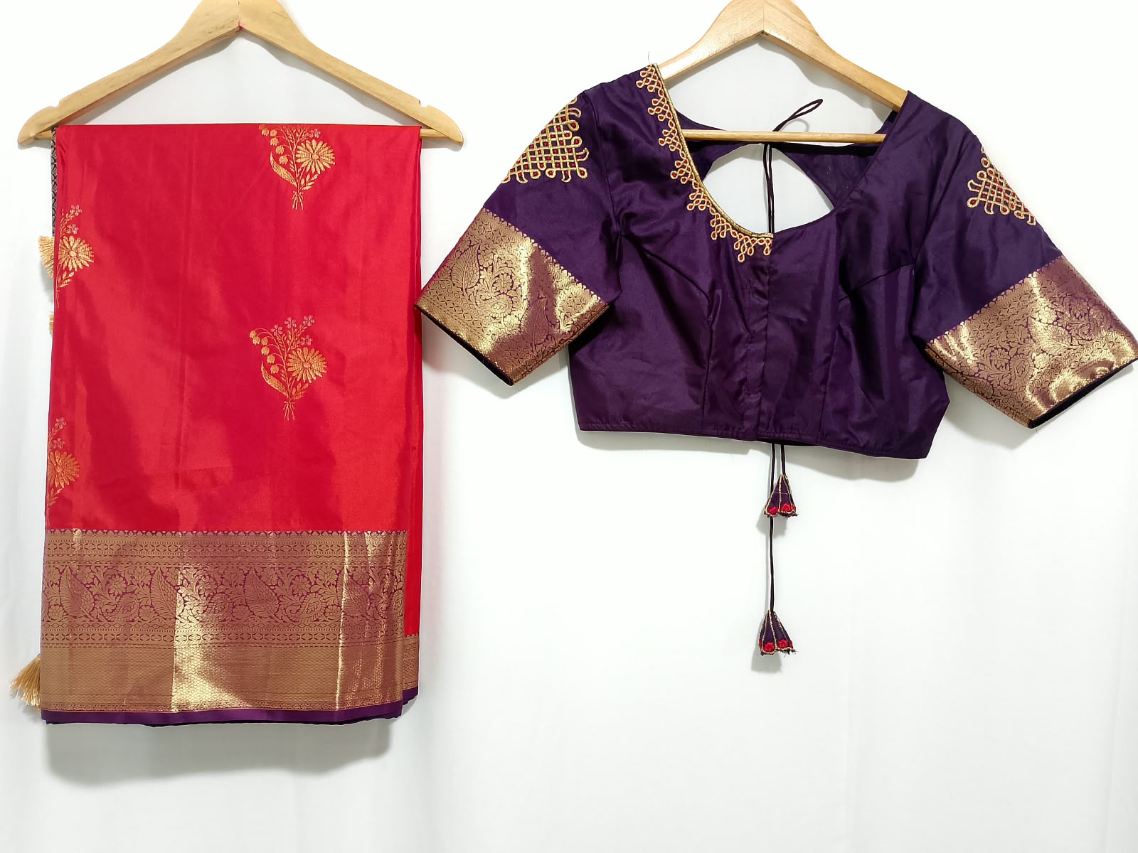 N1490 : Ready To Ship Beautiful Saree With Stitched Blouse