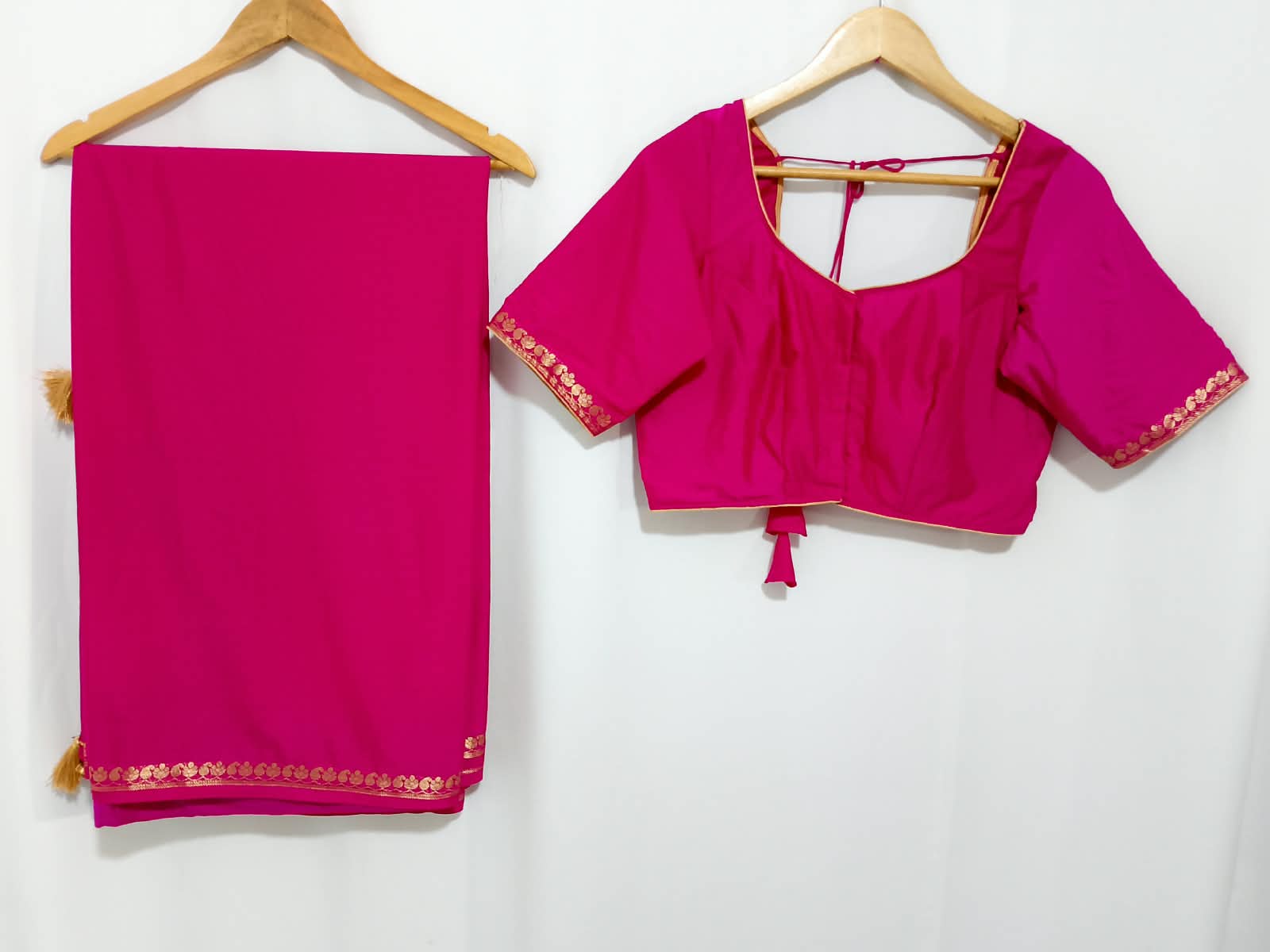 N1468 : Ready To Ship Beautiful Mysore Crepe Silk Saree With Stitched Blouse