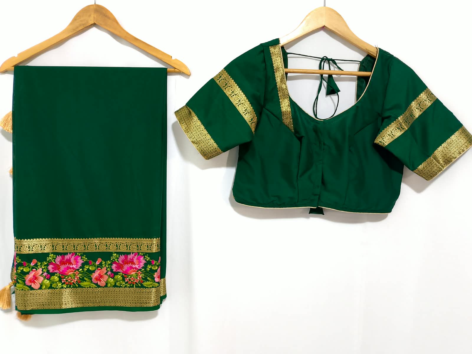 N1471 : Ready To Ship Beautiful Mysore Crepe Silk Saree With Stitched Blouse N1471 : Ready To Ship Beautiful Mysore Crepe Silk Saree With Stitched Blouse