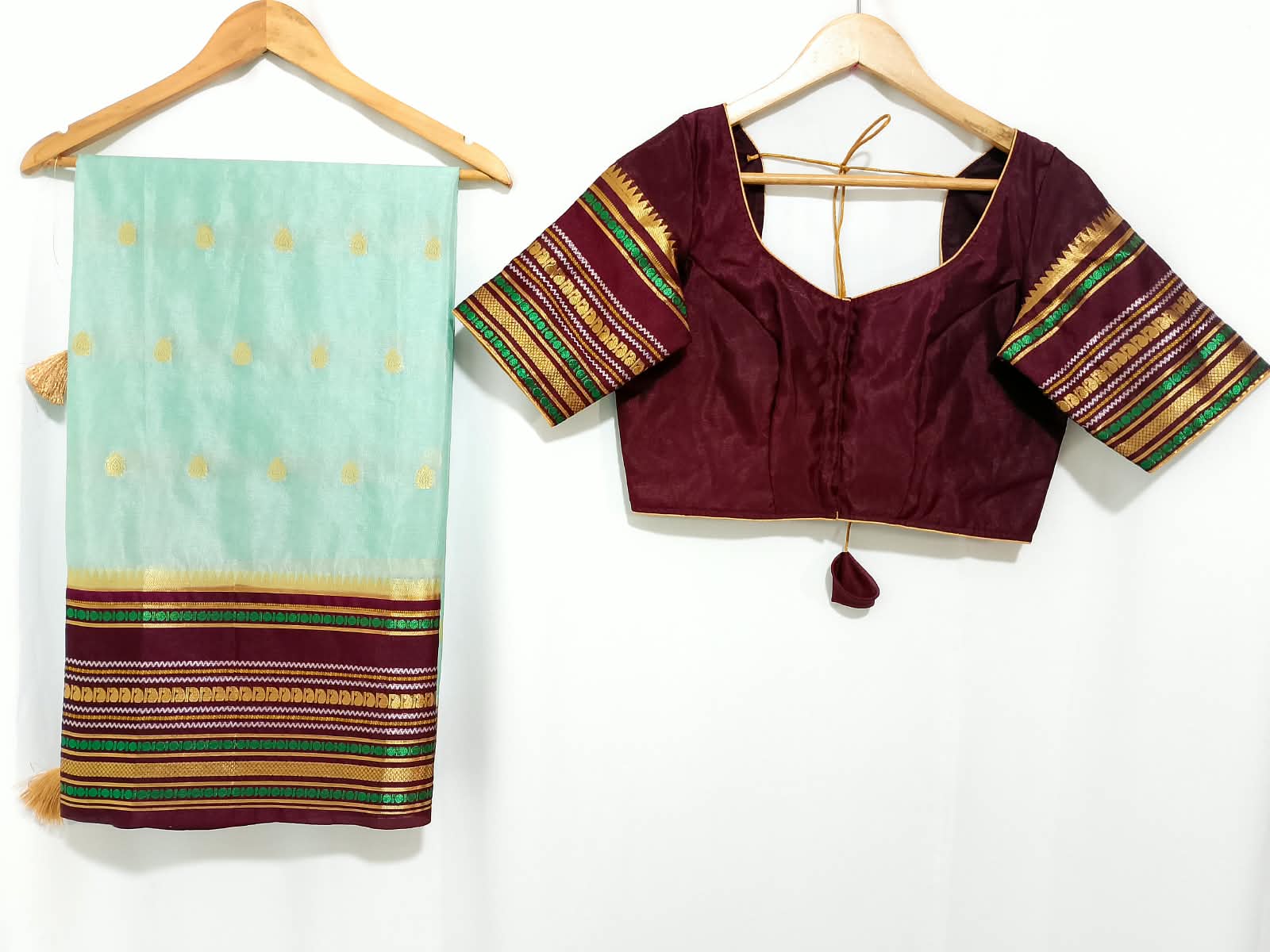 N1477 : Ready To Ship Beautiful Banarasi Saree With Stitched Blouse N1477 : Ready To Ship Beautiful Banarasi Saree With Stitched Blouse