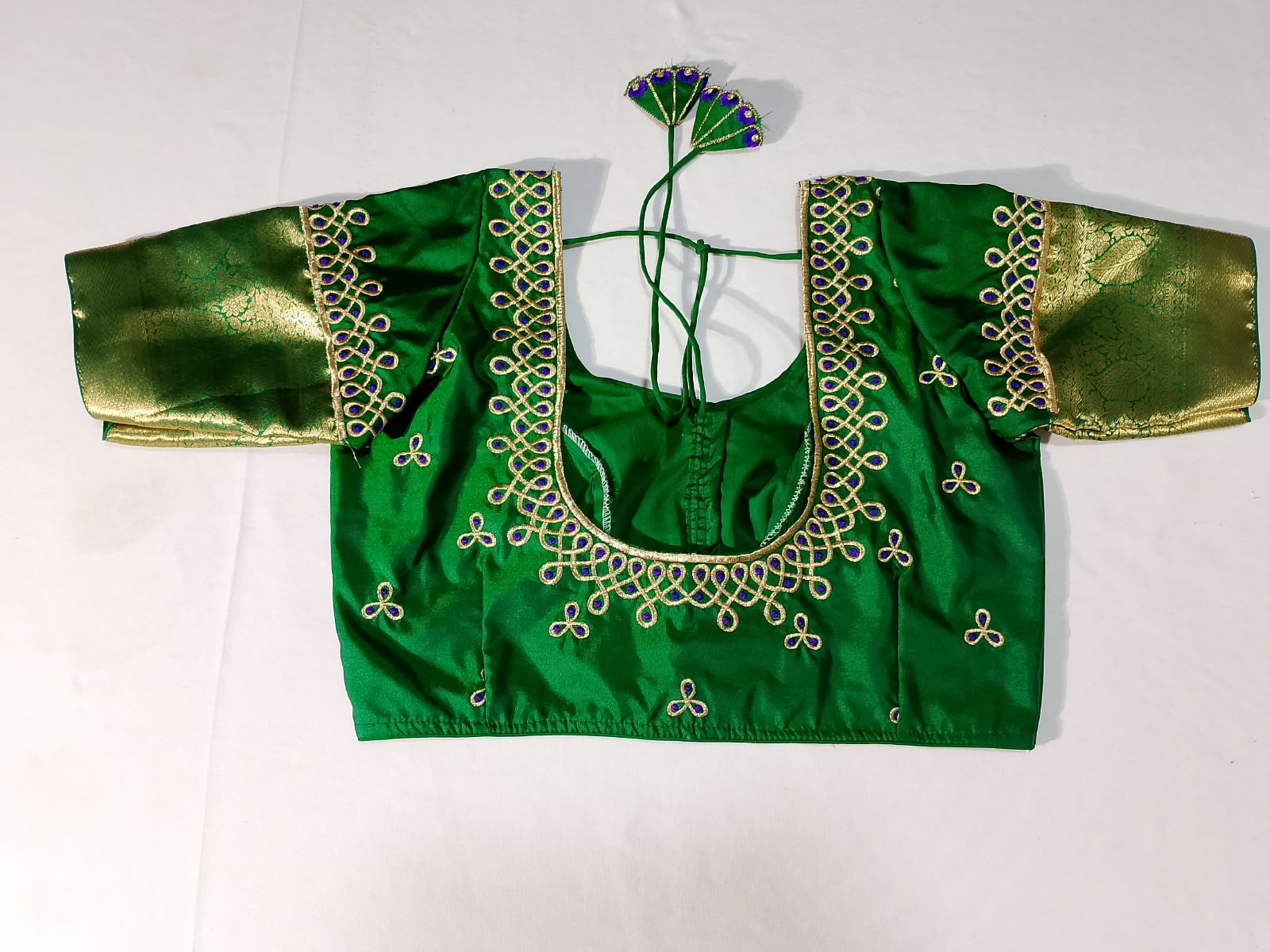 N1492 : Ready To Ship Beautiful Saree With Stitched Blouse N1492 : Ready To Ship Beautiful Saree With Stitched Blouse