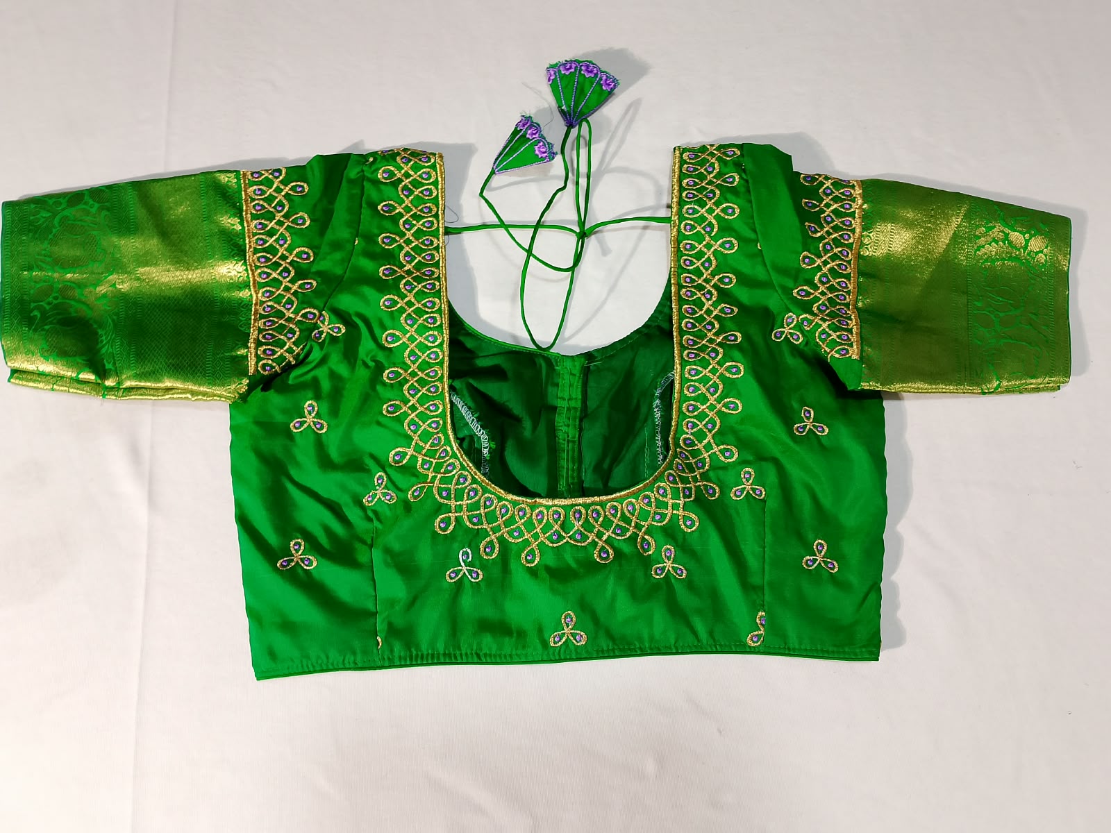 N1493 : Ready To Ship Beautiful Saree With Stitched Blouse N1493 : Ready To Ship Beautiful Saree With Stitched Blouse