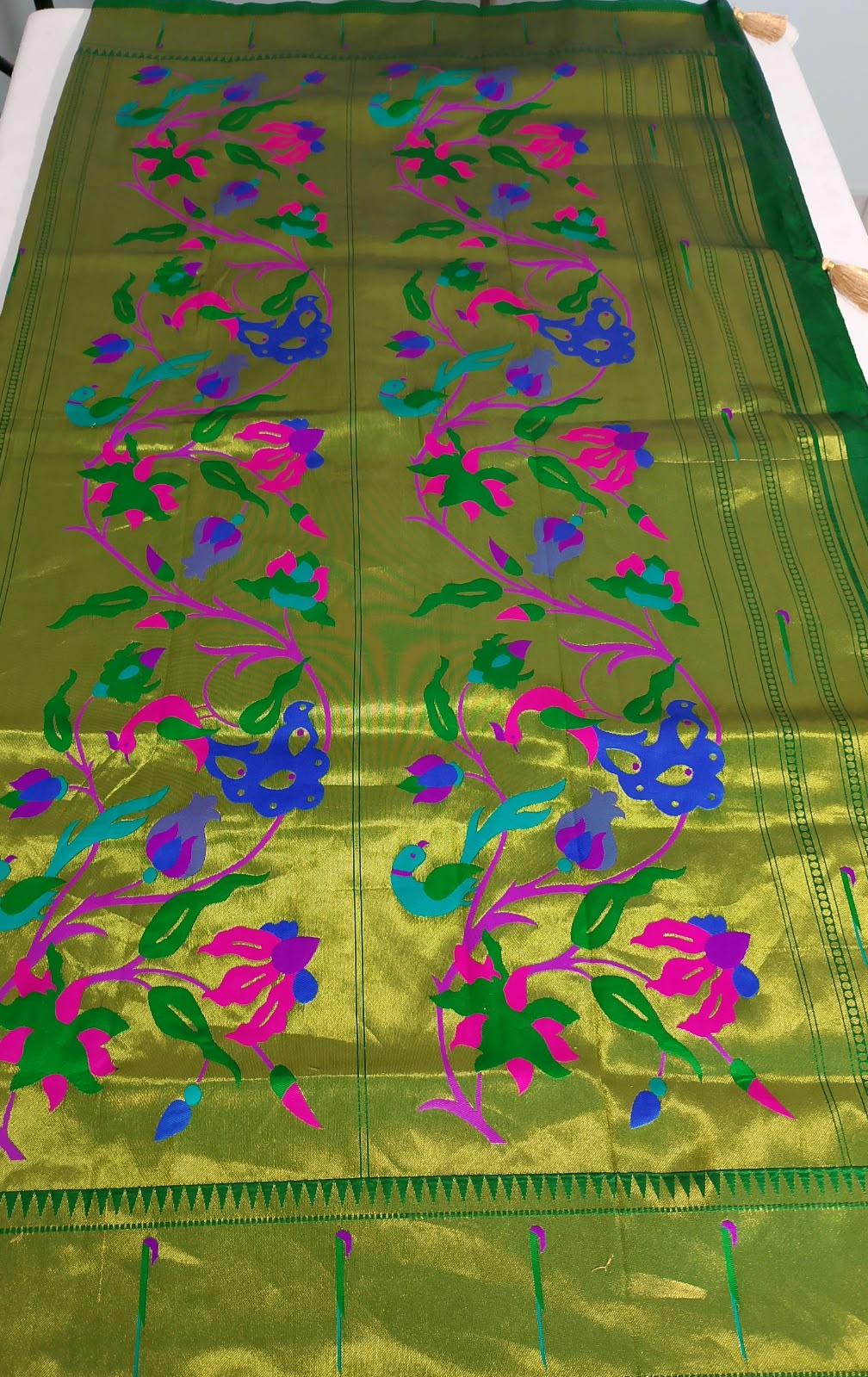 N1500 : Ready To Ship Beautiful Saree With Stitched Blouse