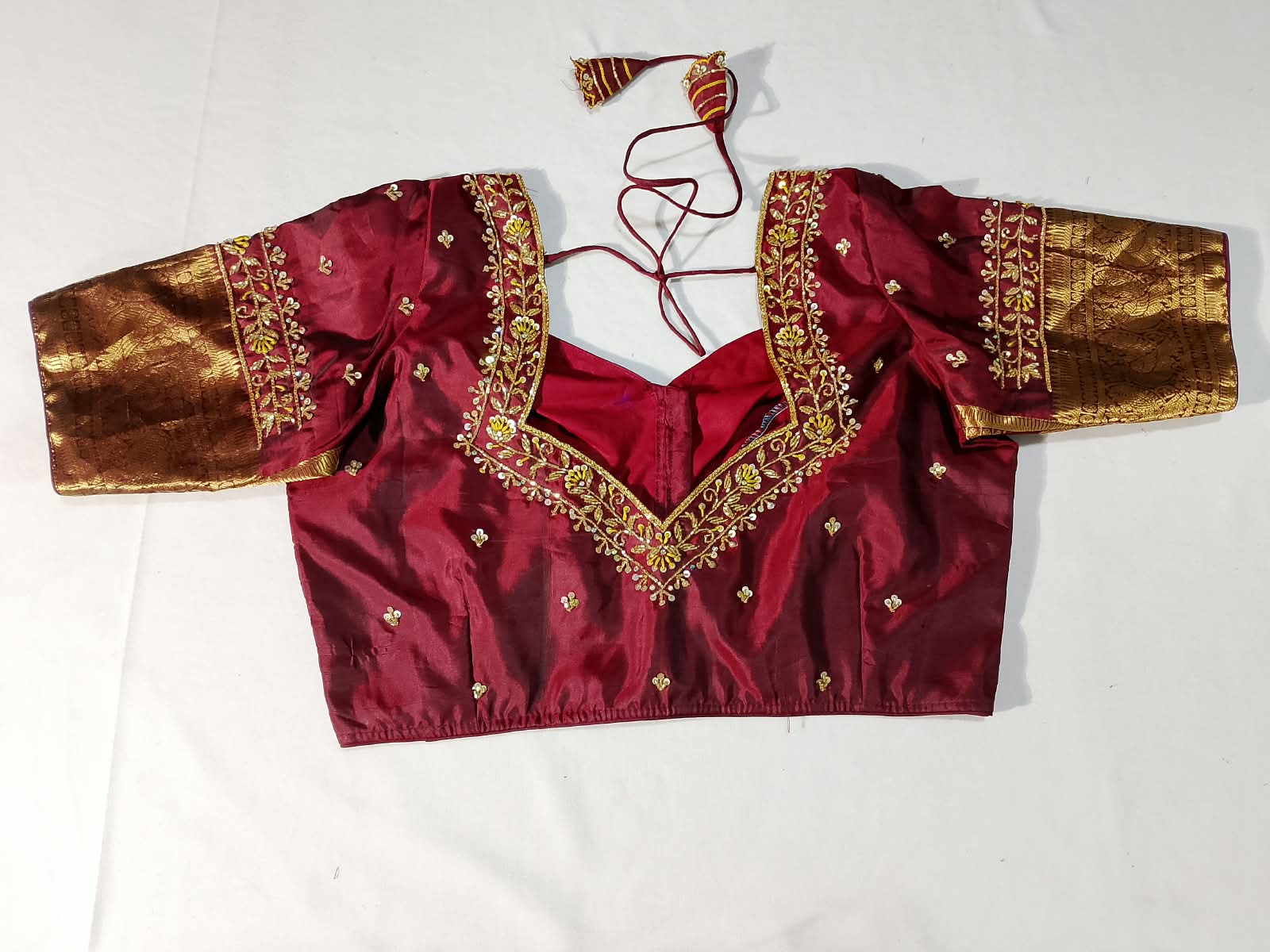 N1517 : Ready To Ship Beautiful Saree With Stitched Blouse