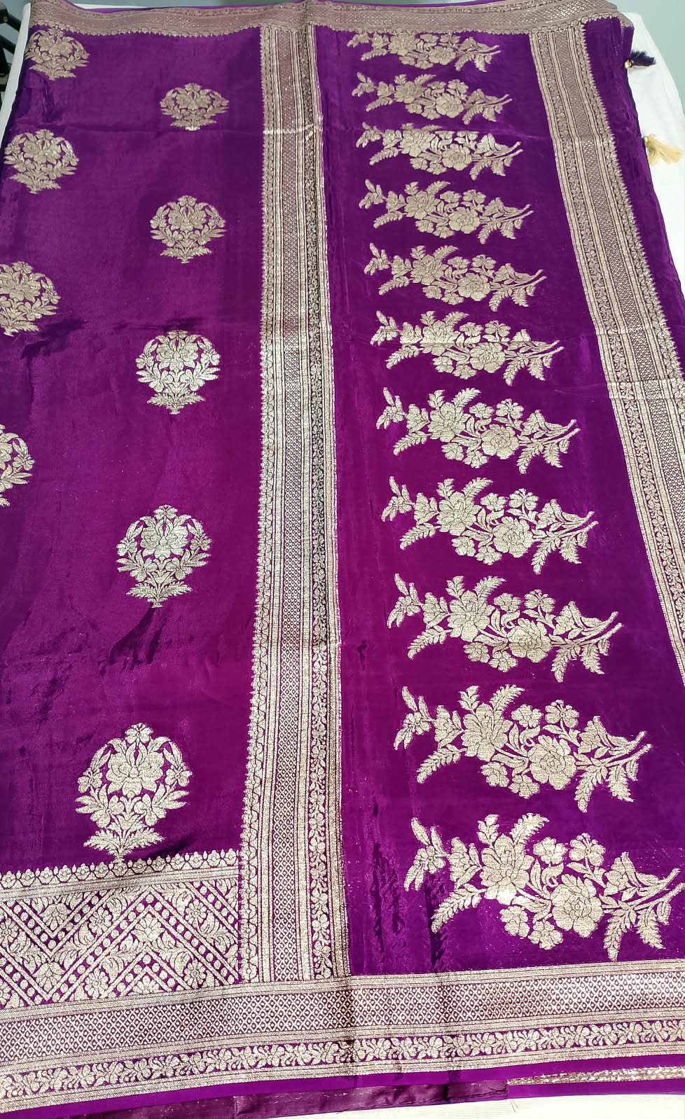 N1518 : Ready To Ship Beautiful Saree With Stitched Blouse
