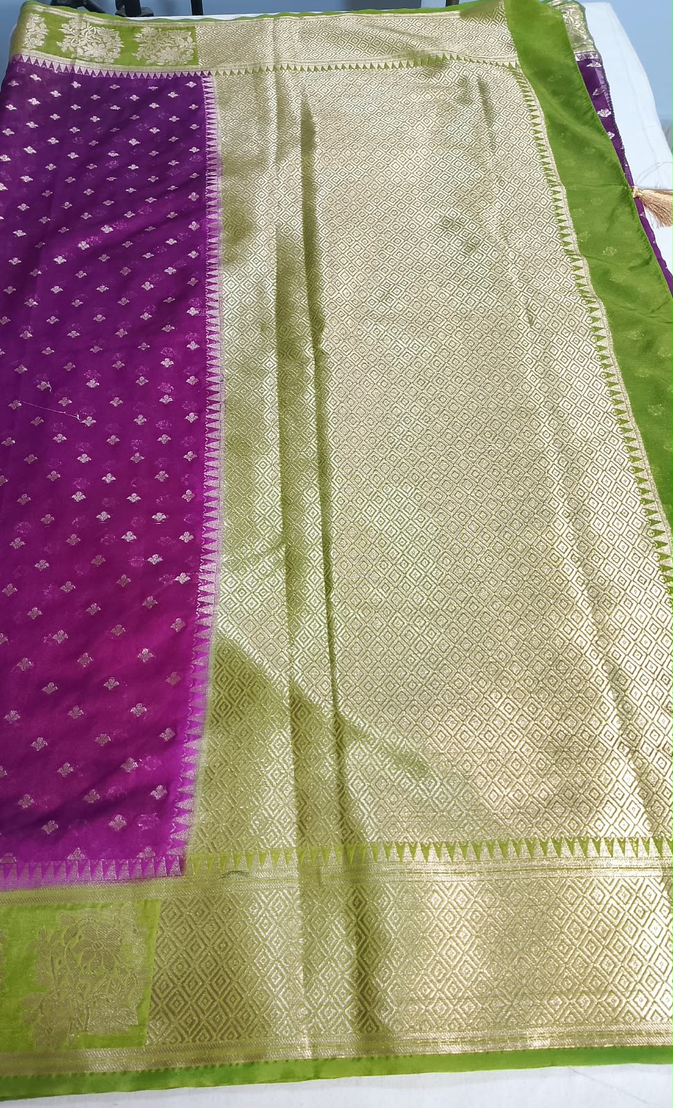 N1527 : Ready To Ship Beautiful Saree With Stitched Blouse