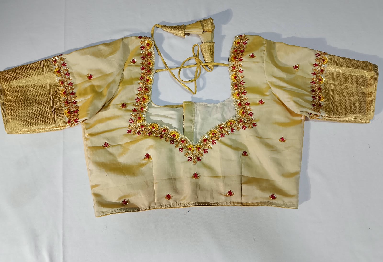 N1530  :  Ready To Ship Beautiful Pure Kanchipattu Saree With Stitched Maggam Work Blouse