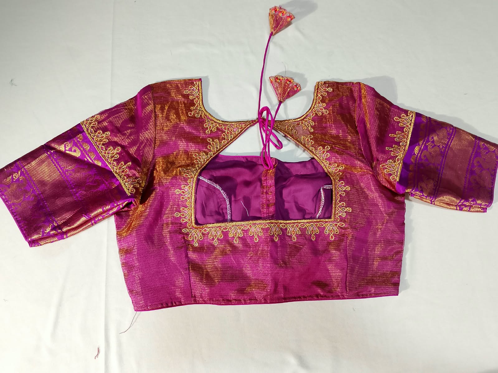 N1536 : Ready To Ship Beautiful Saree With Stitched Blouse N1536 : Ready To Ship Beautiful Saree With Stitched Blouse