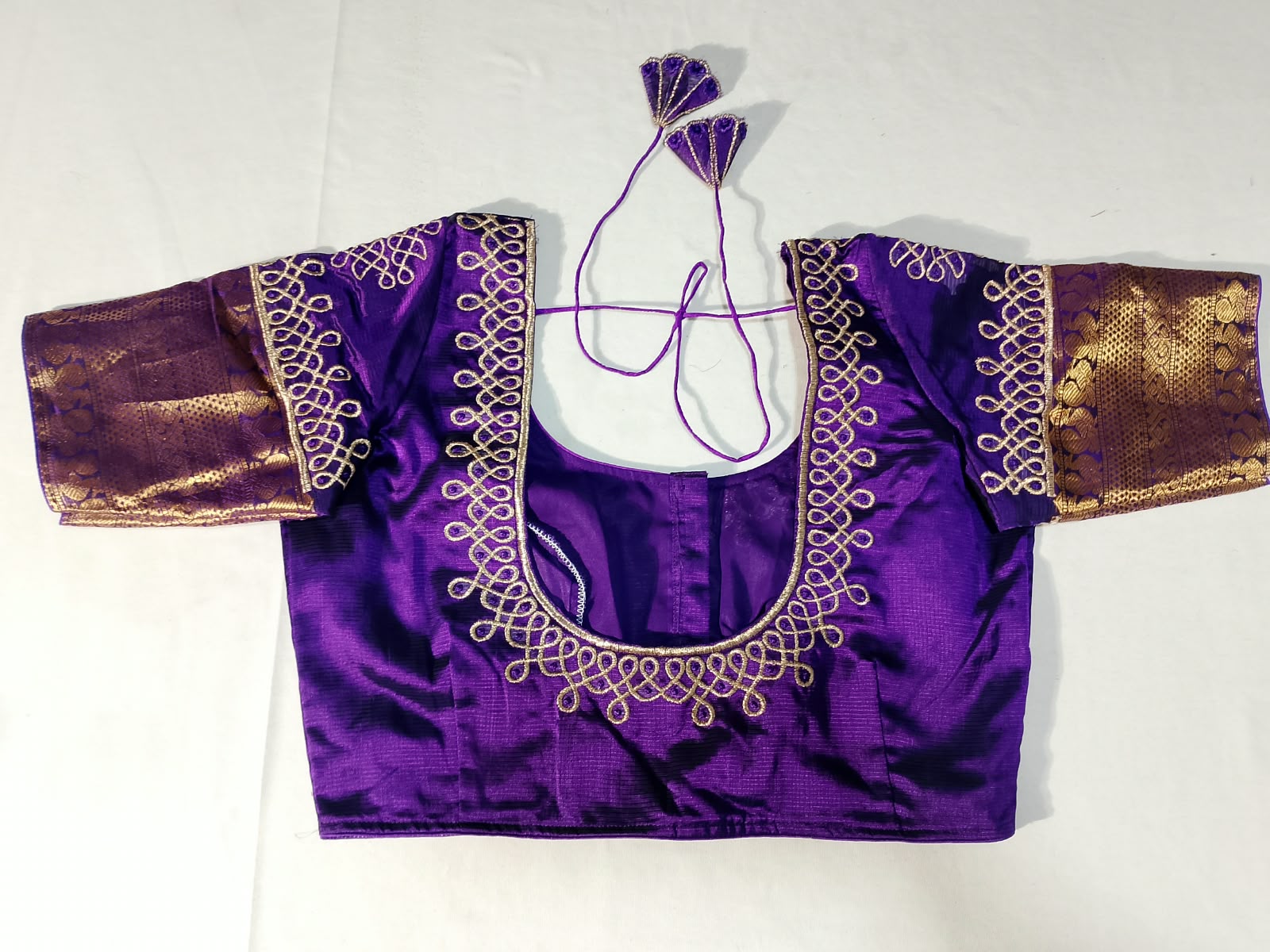 N1540 : Ready To Ship Beautiful Mangalagiri Saree With Stitched Embroidery Work Blouse