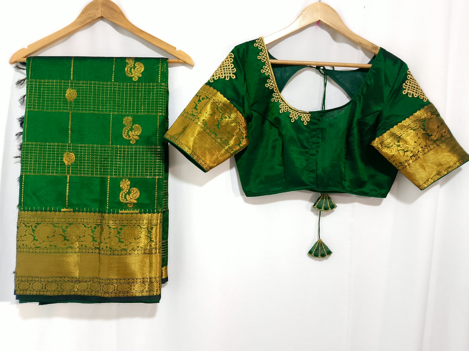 N1539 : Ready To Ship Beautiful Mangalagiri Saree With Stitched Embroidery Work Blouse