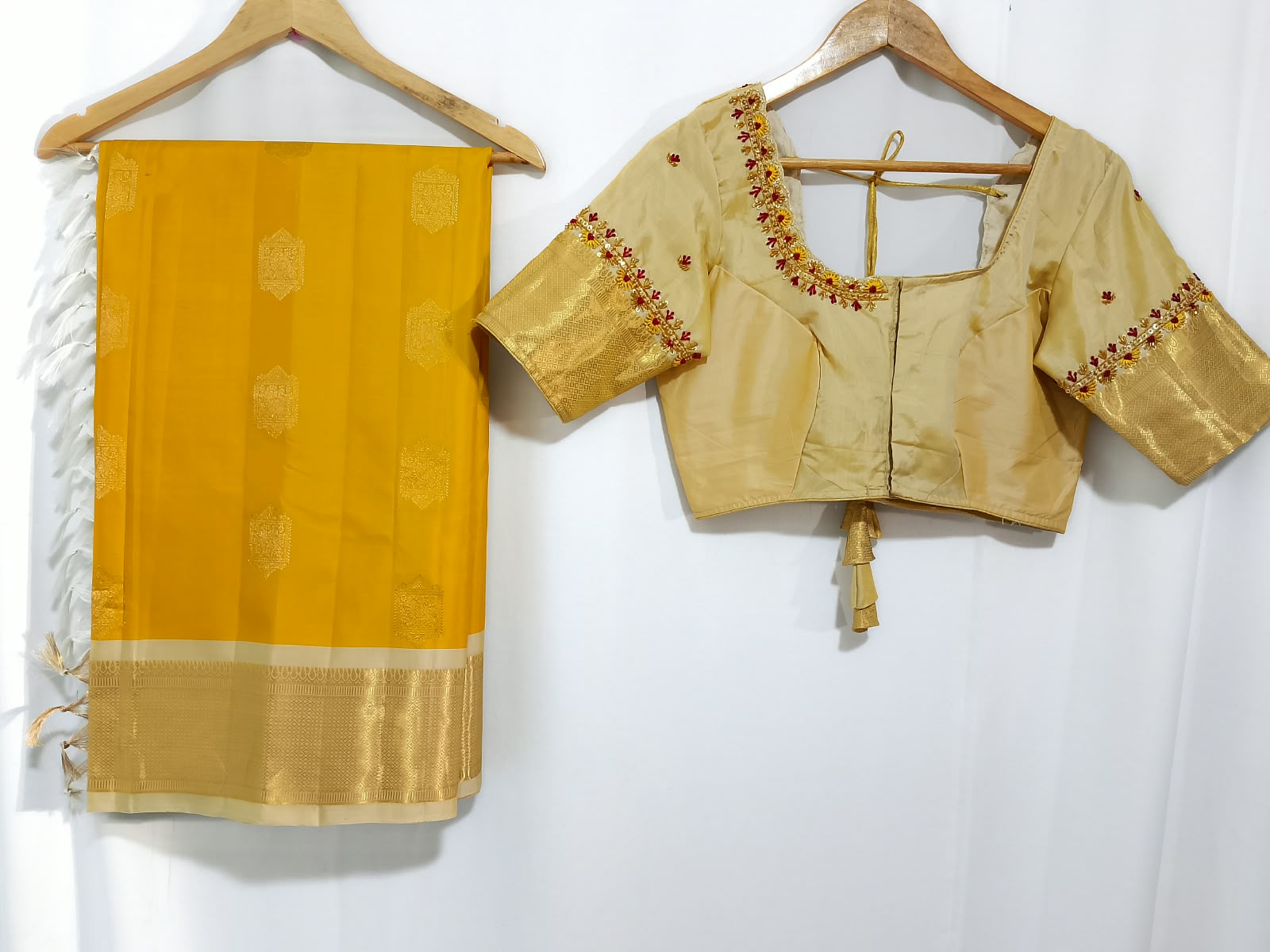 N1530  :  Ready To Ship Beautiful Pure Kanchipattu Saree With Stitched Maggam Work Blouse