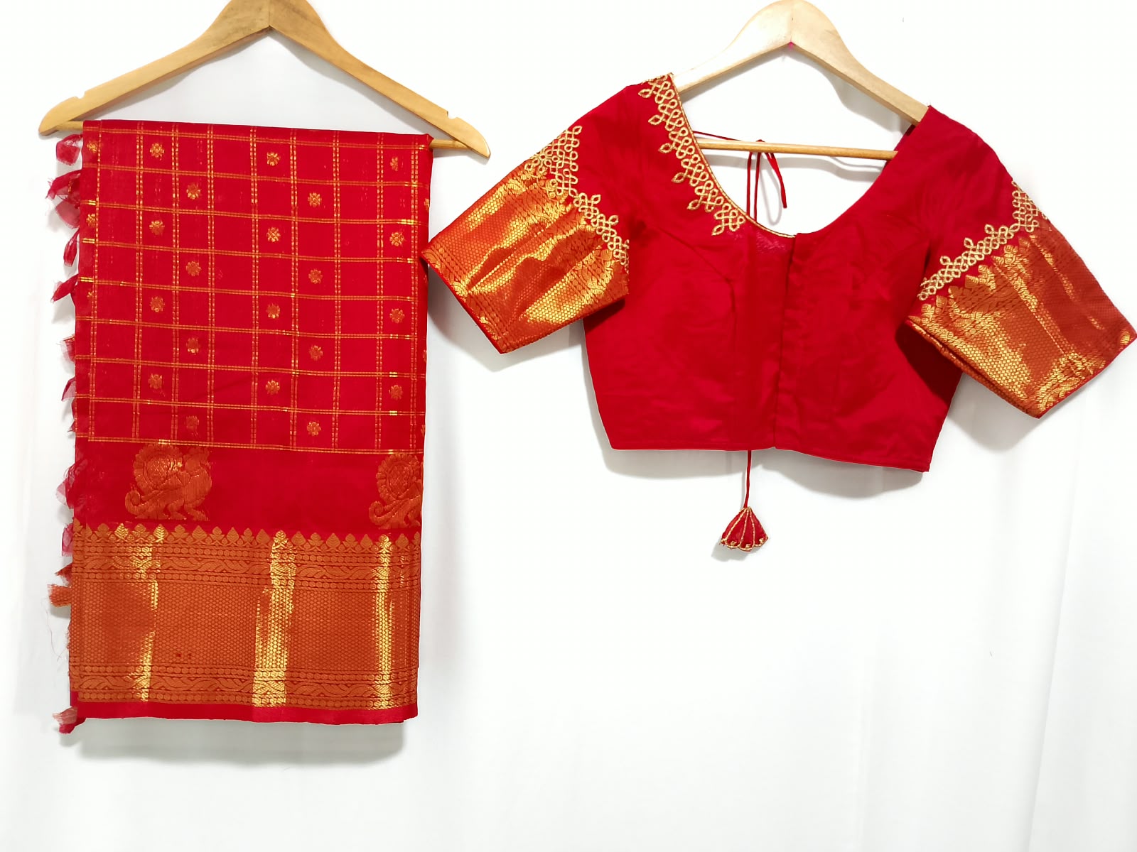 N1541 : Ready To Ship Beautiful Mangalagiri Saree With Stitched Embroidery Work Blouse