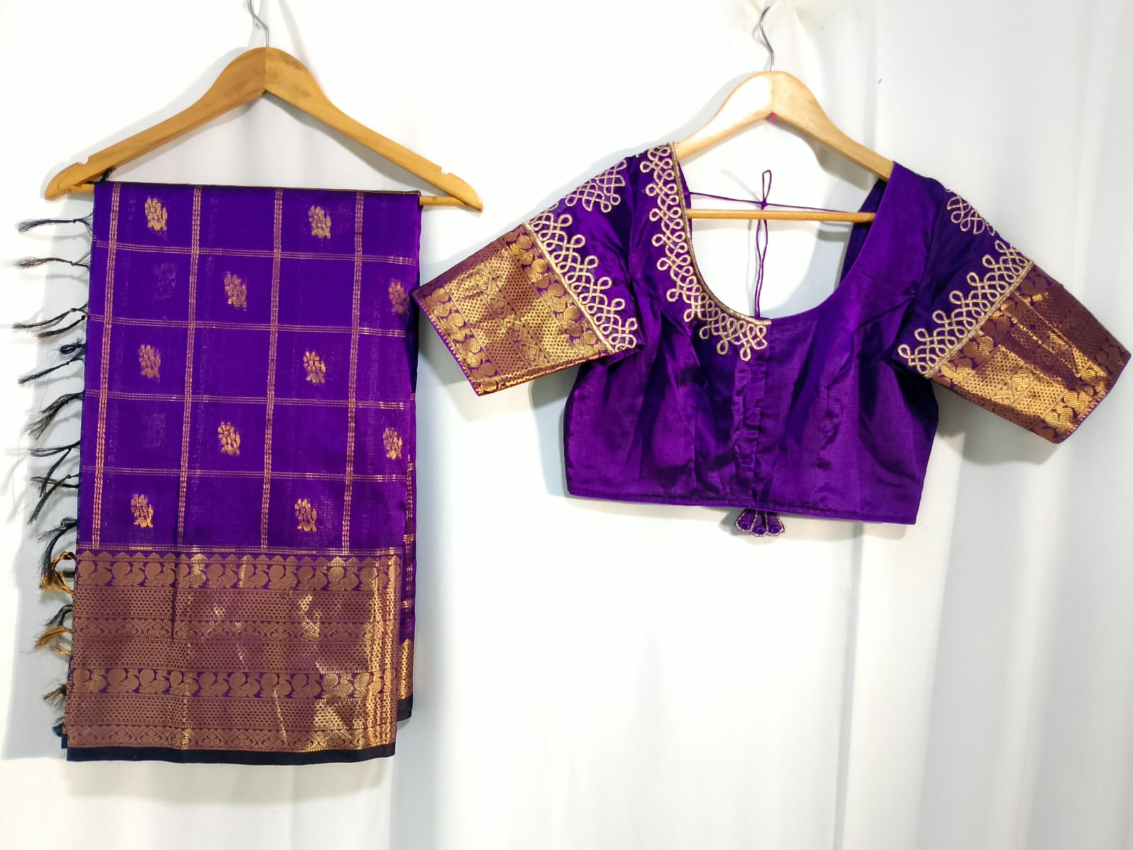 N1540 : Ready To Ship Beautiful Mangalagiri Saree With Stitched Embroidery Work Blouse