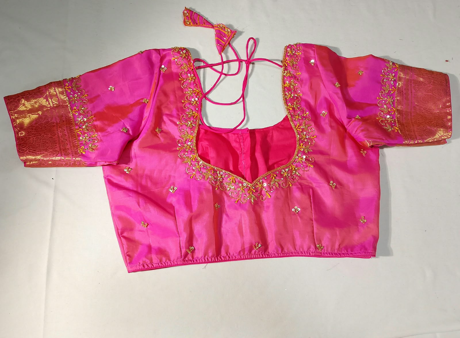 N1555 : Ready To Ship Beautiful Saree With Stitched Blouse N1555 : Ready To Ship Beautiful Saree With Stitched Blouse