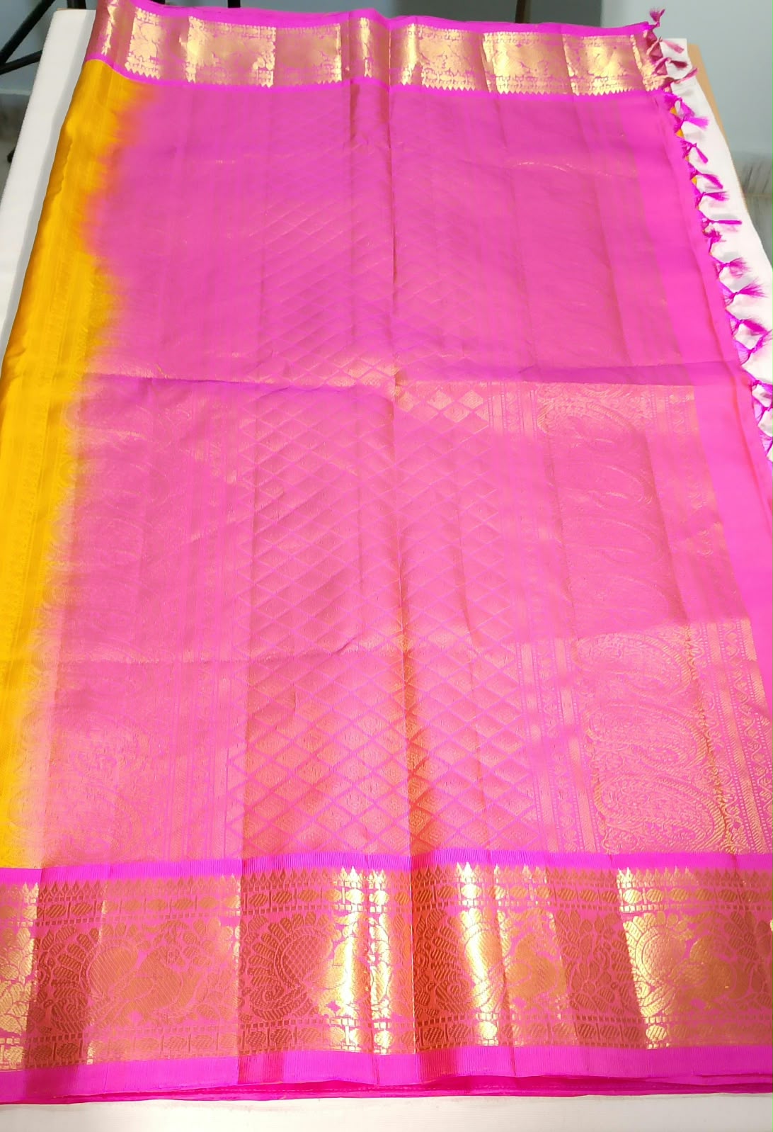 N1555 : Ready To Ship Beautiful Saree With Stitched Blouse N1555 : Ready To Ship Beautiful Saree With Stitched Blouse