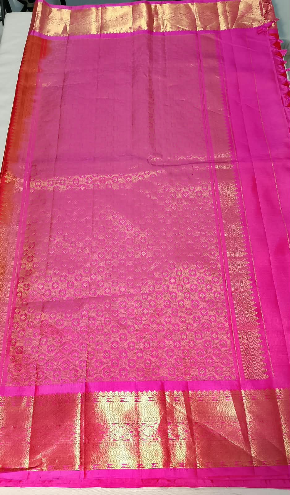 N1557 : Ready To Ship Beautiful Saree With Stitched Blouse