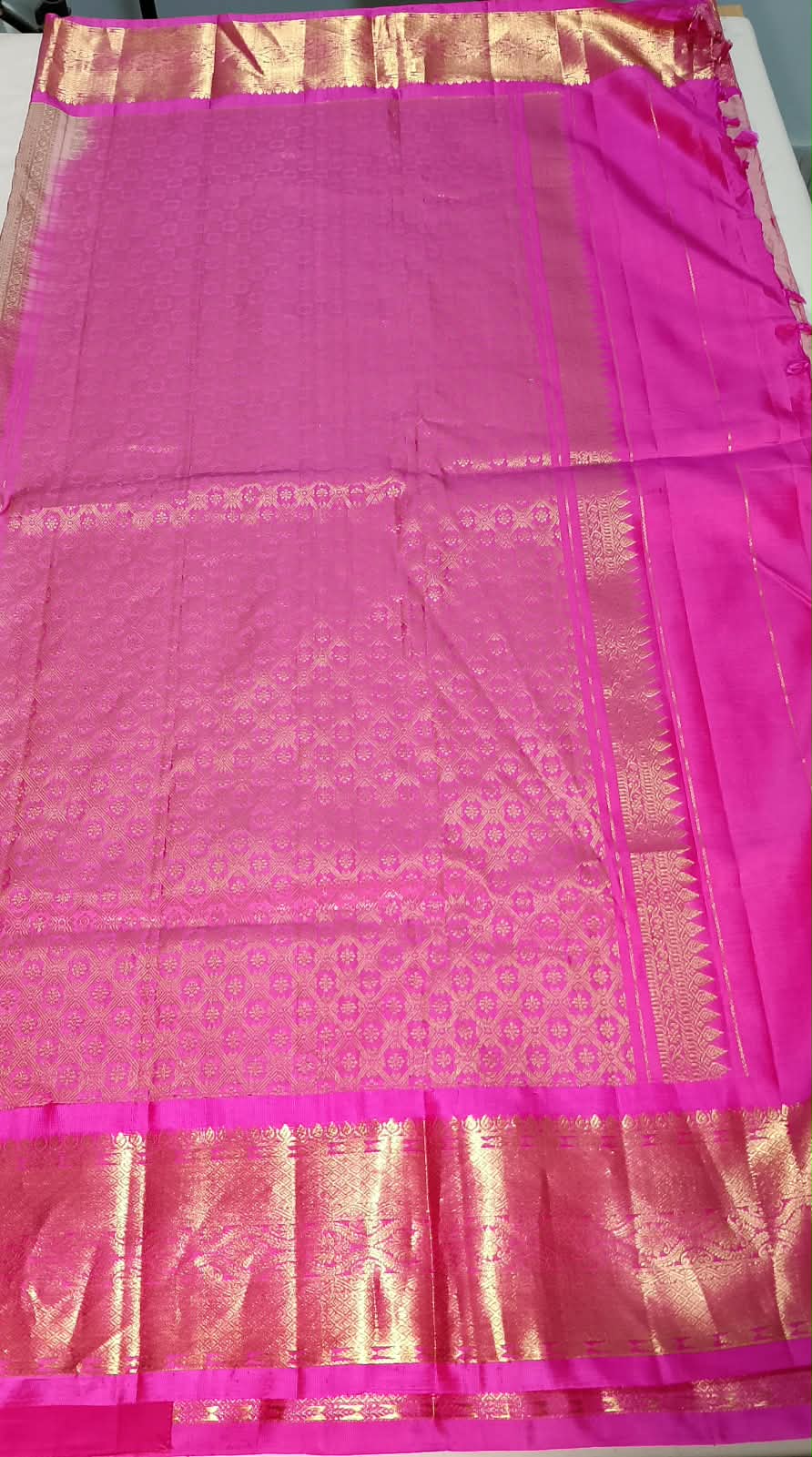 N1558 : Ready To Ship Beautiful Saree With Stitched Blouse N1558 : Ready To Ship Beautiful Saree With Stitched Blouse