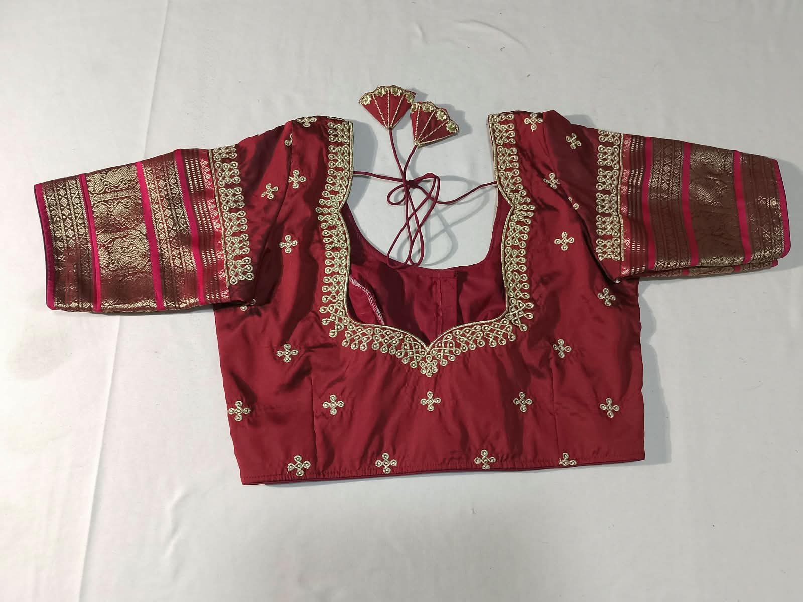 N1566 : Ready To Ship Beautiful Saree With Stitched Blouse N1566 : Ready To Ship Beautiful Saree With Stitched Blouse