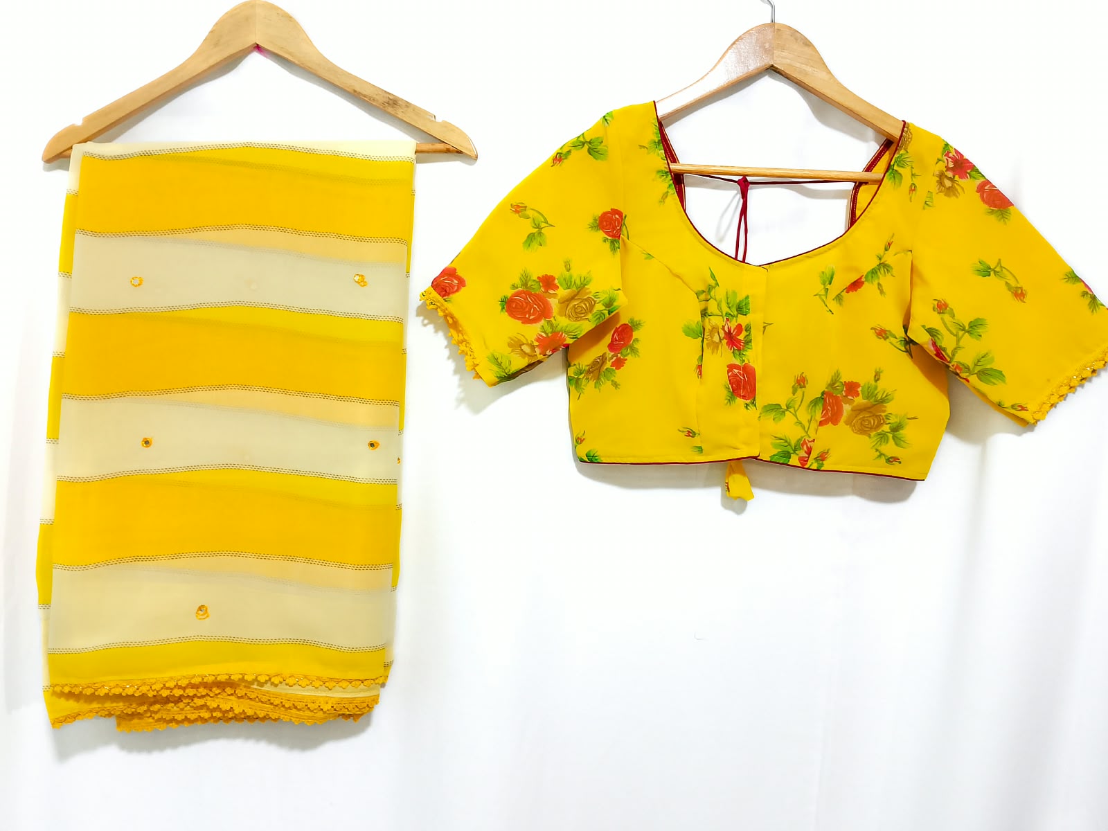 N1565 : Ready To Ship Beautiful Saree With Stitched Blouse N1565 : Ready To Ship Beautiful Saree With Stitched Blouse