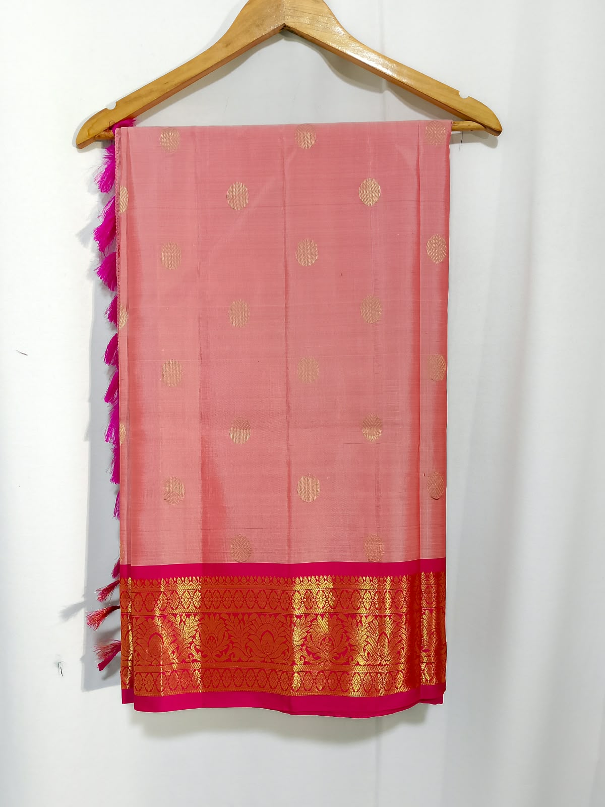N1560 : Ready To Ship Beautiful Saree With Stitched Blouse