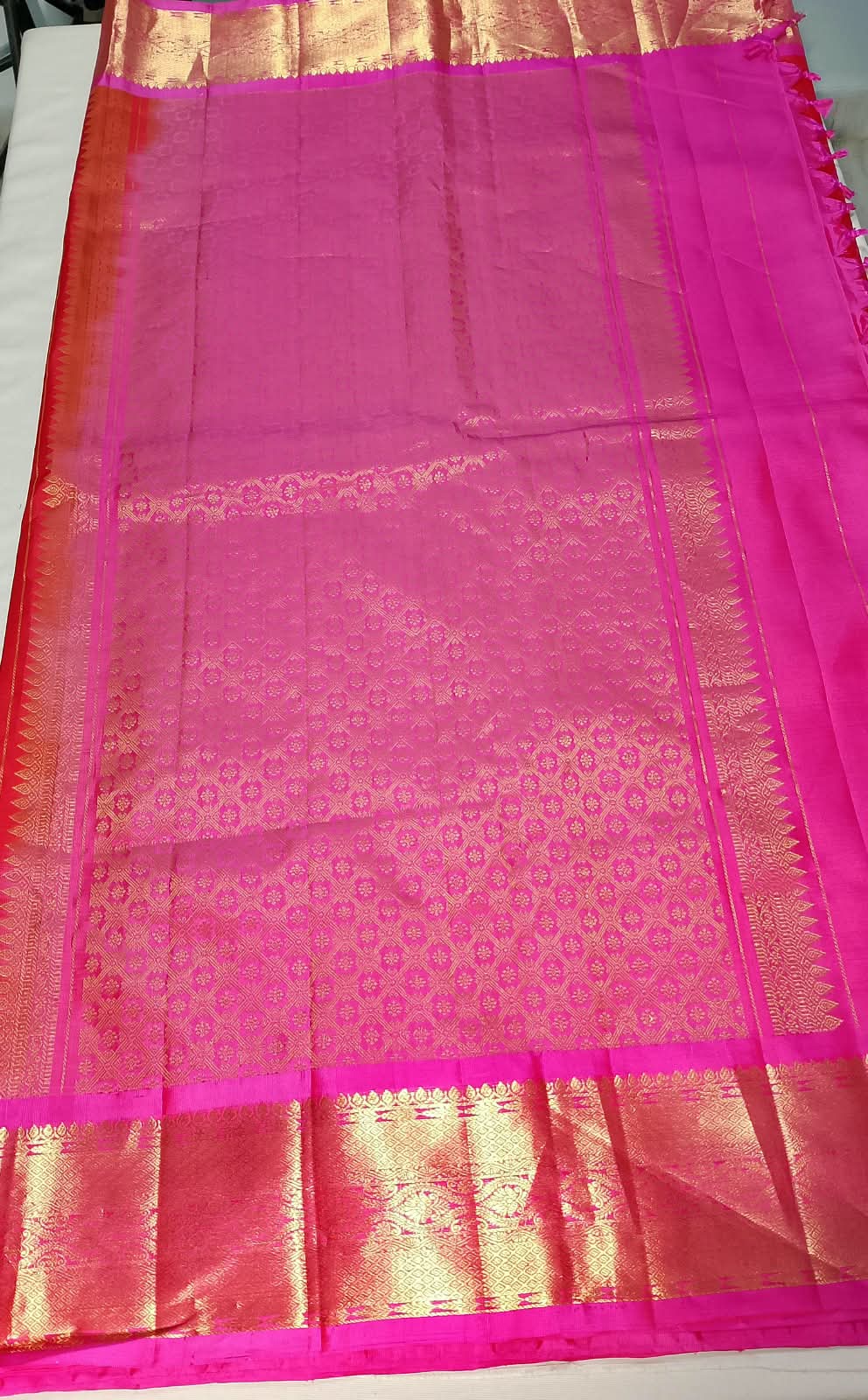 N1561 : Ready To Ship Beautiful Saree With Stitched Blouse