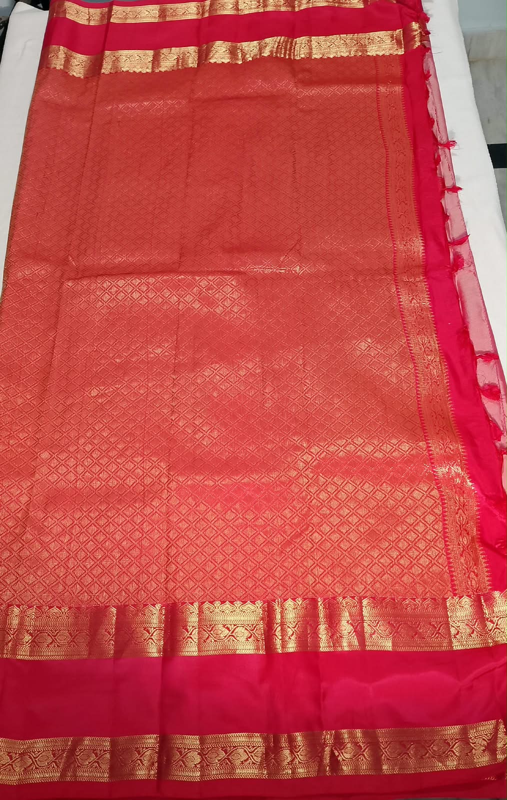 N1578 : Ready To Ship Beautiful Saree With Stitched Blouse N1578 : Ready To Ship Beautiful Saree With Stitched Blouse