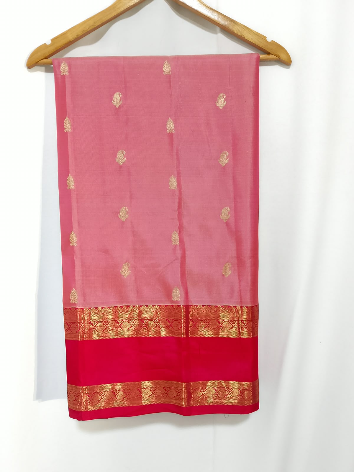 N1578 : Ready To Ship Beautiful Saree With Stitched Blouse N1578 : Ready To Ship Beautiful Saree With Stitched Blouse