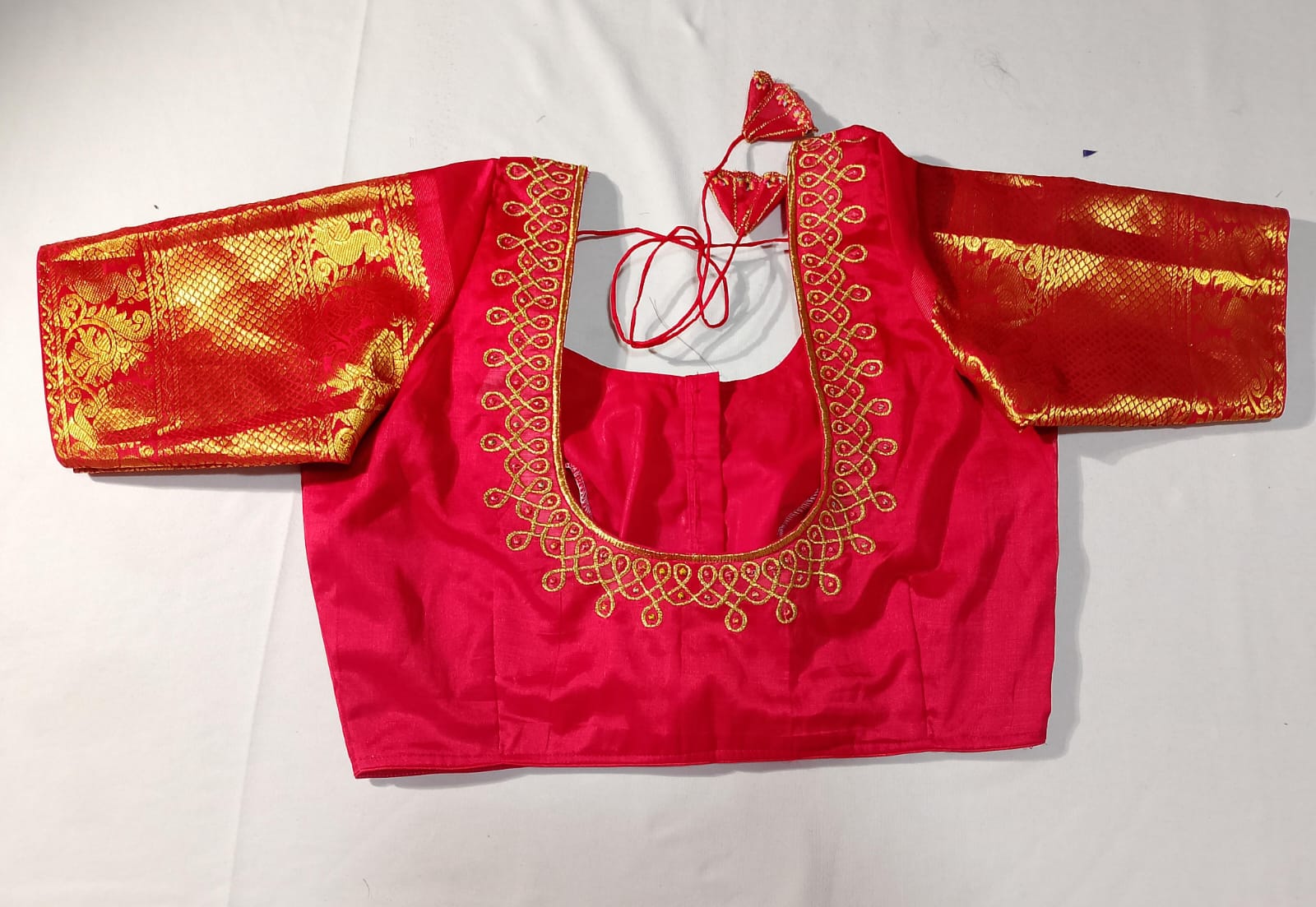 N1595 : Ready To Ship Beautiful Saree With Stitched Blouse N1595 : Ready To Ship Beautiful Saree With Stitched Blouse