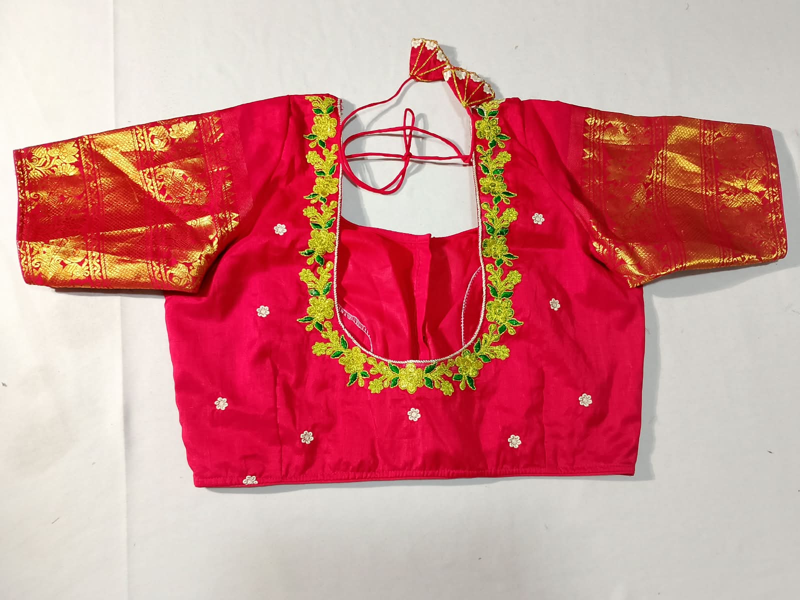 N1598 : Ready To Ship Beautiful Saree With Stitched Blouse N1598 : Ready To Ship Beautiful Saree With Stitched Blouse