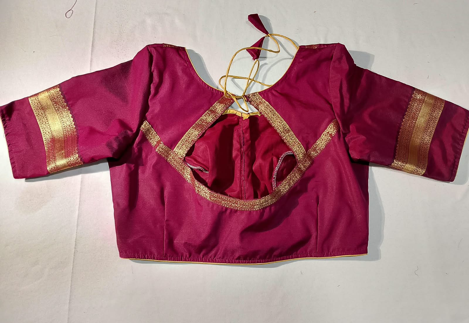 N1612 : Ready To Ship Beautiful Saree With Stitched Blouse