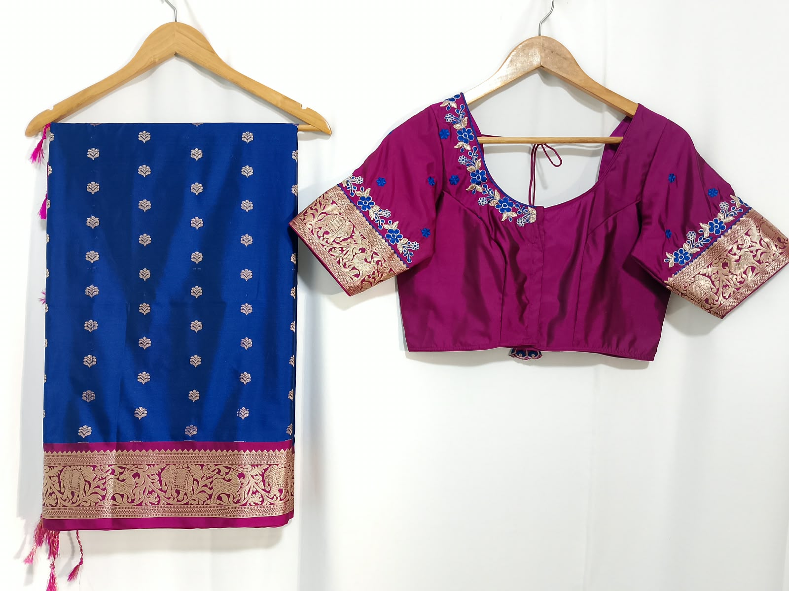 N1601 : Ready To Ship Beautiful Saree With Stitched Blouse N1601 : Ready To Ship Beautiful Saree With Stitched Blouse