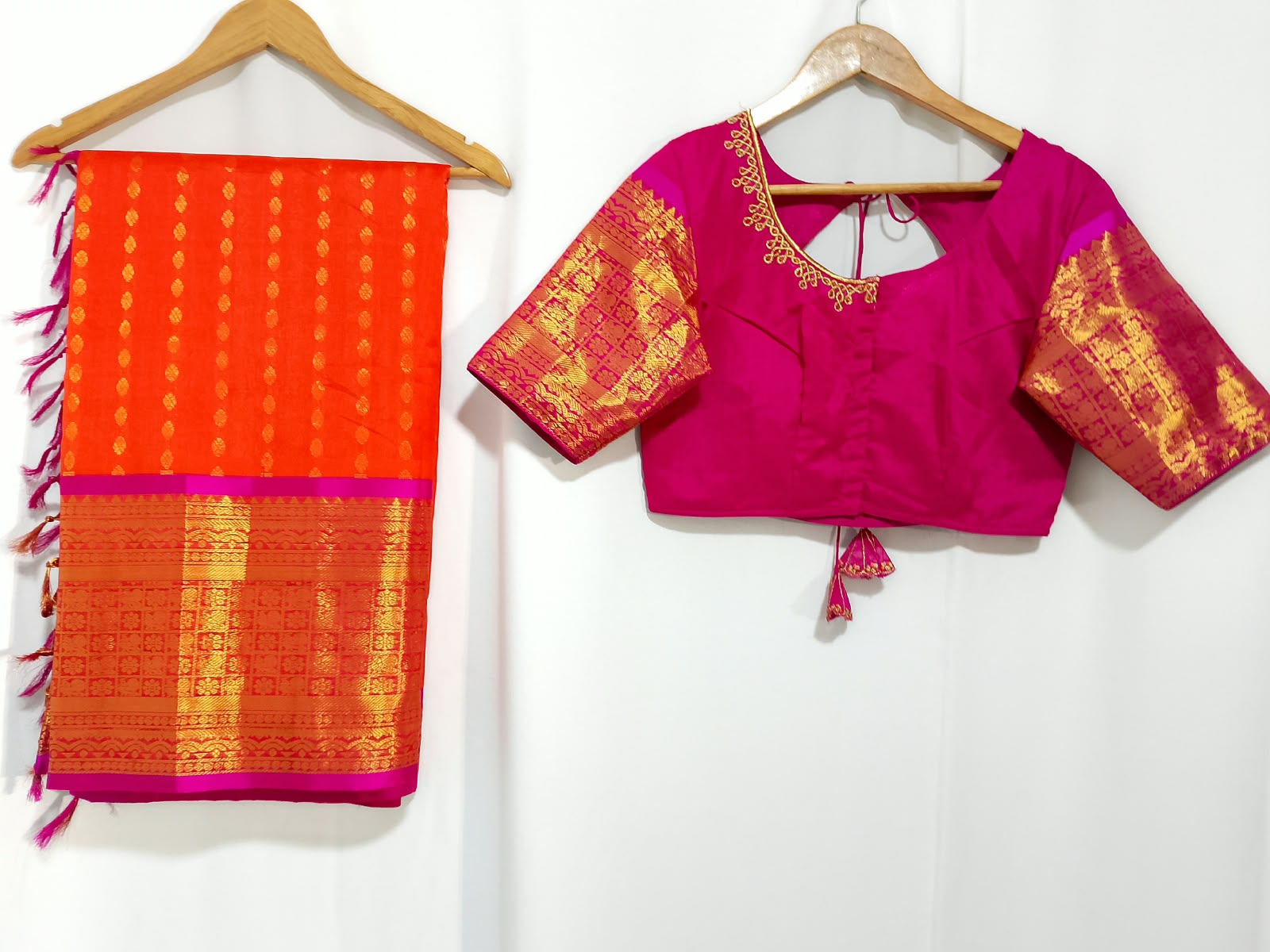 N1596 : Ready To Ship Beautiful Saree With Stitched Blouse N1596 : Ready To Ship Beautiful Saree With Stitched Blouse