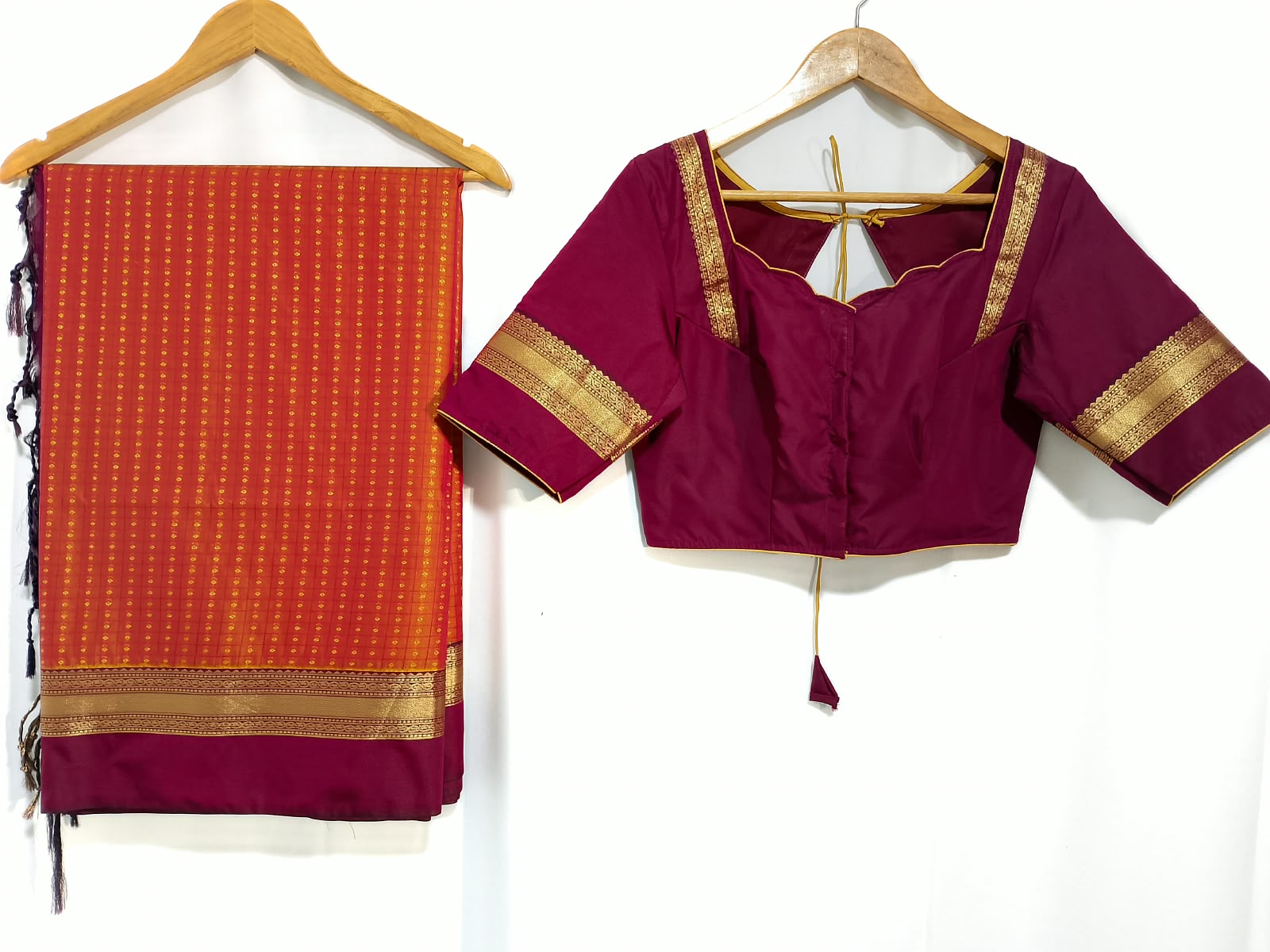 N1612 : Ready To Ship Beautiful Saree With Stitched Blouse
