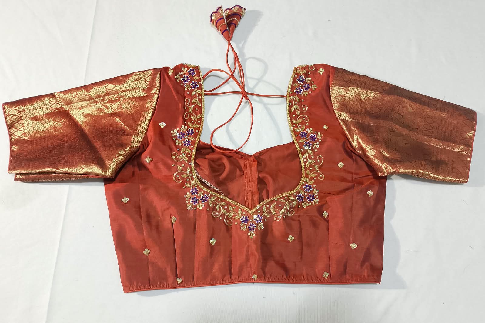 N1628 : Ready To Ship Beautiful Saree With Stitched Blouse