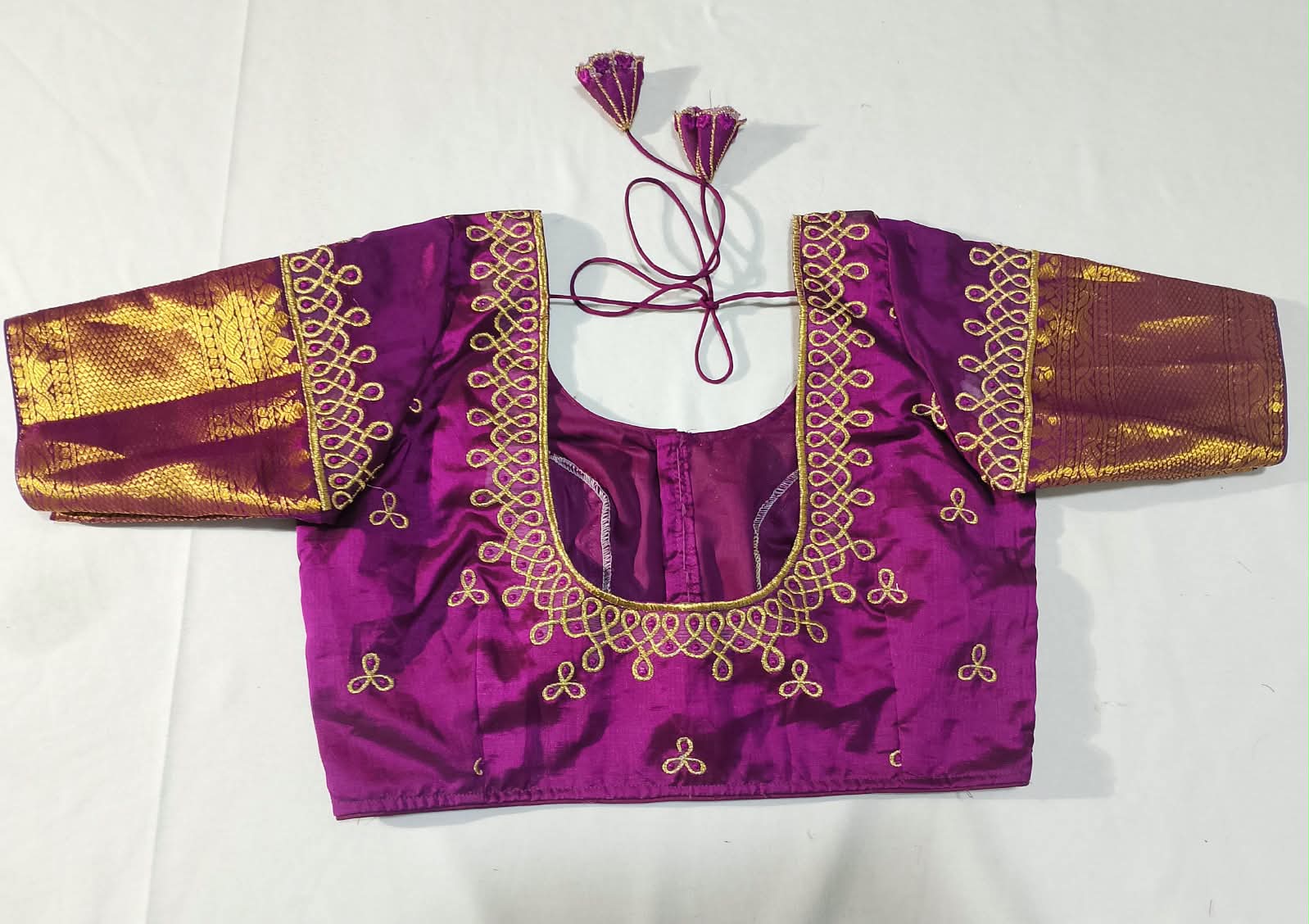 N1630  : Ready To Ship Beautiful Saree With Stitched Blouse