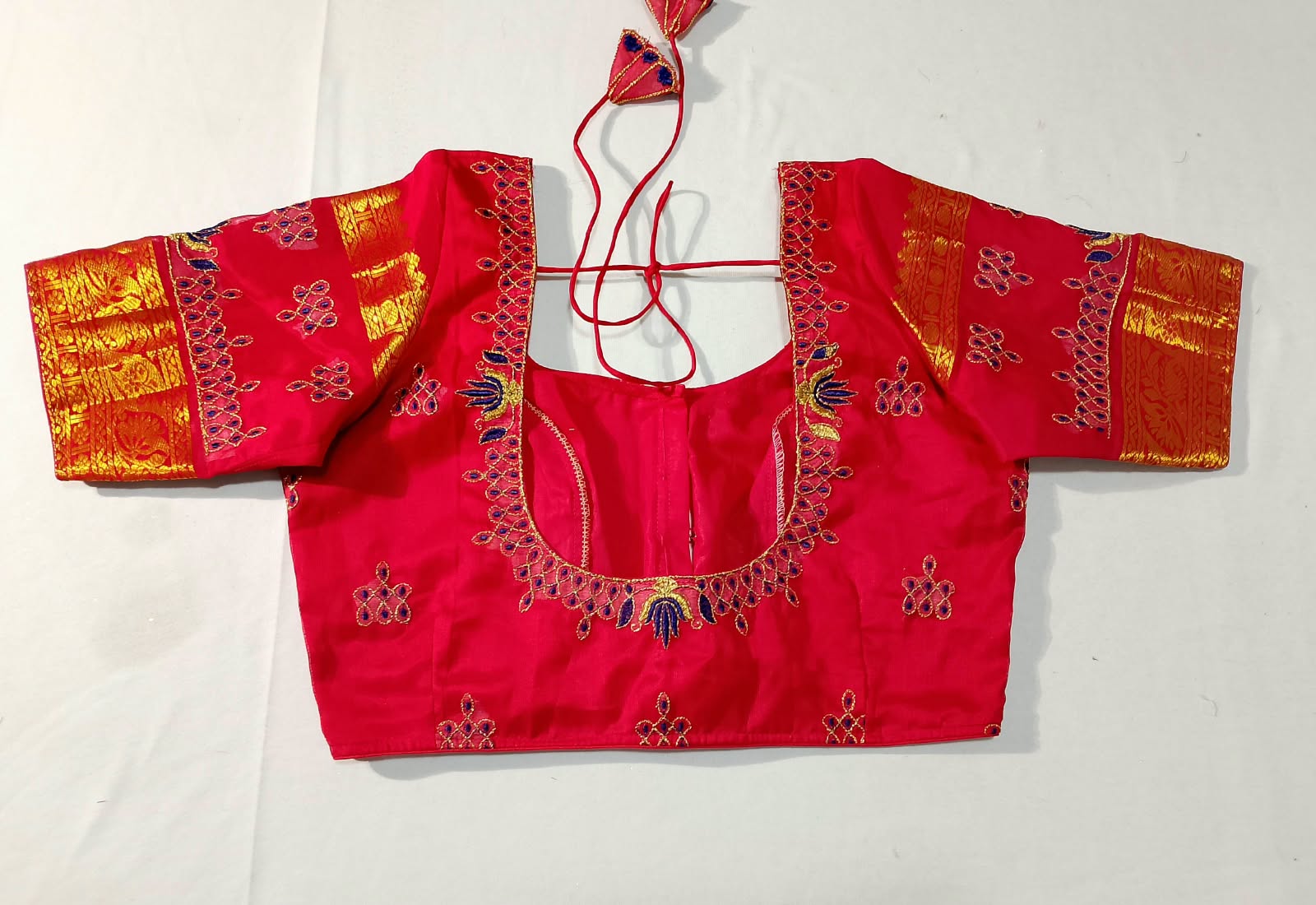 N1633 : Ready To Ship Beautiful Saree With Stitched Blouse N1633 : Ready To Ship Beautiful Saree With Stitched Blouse