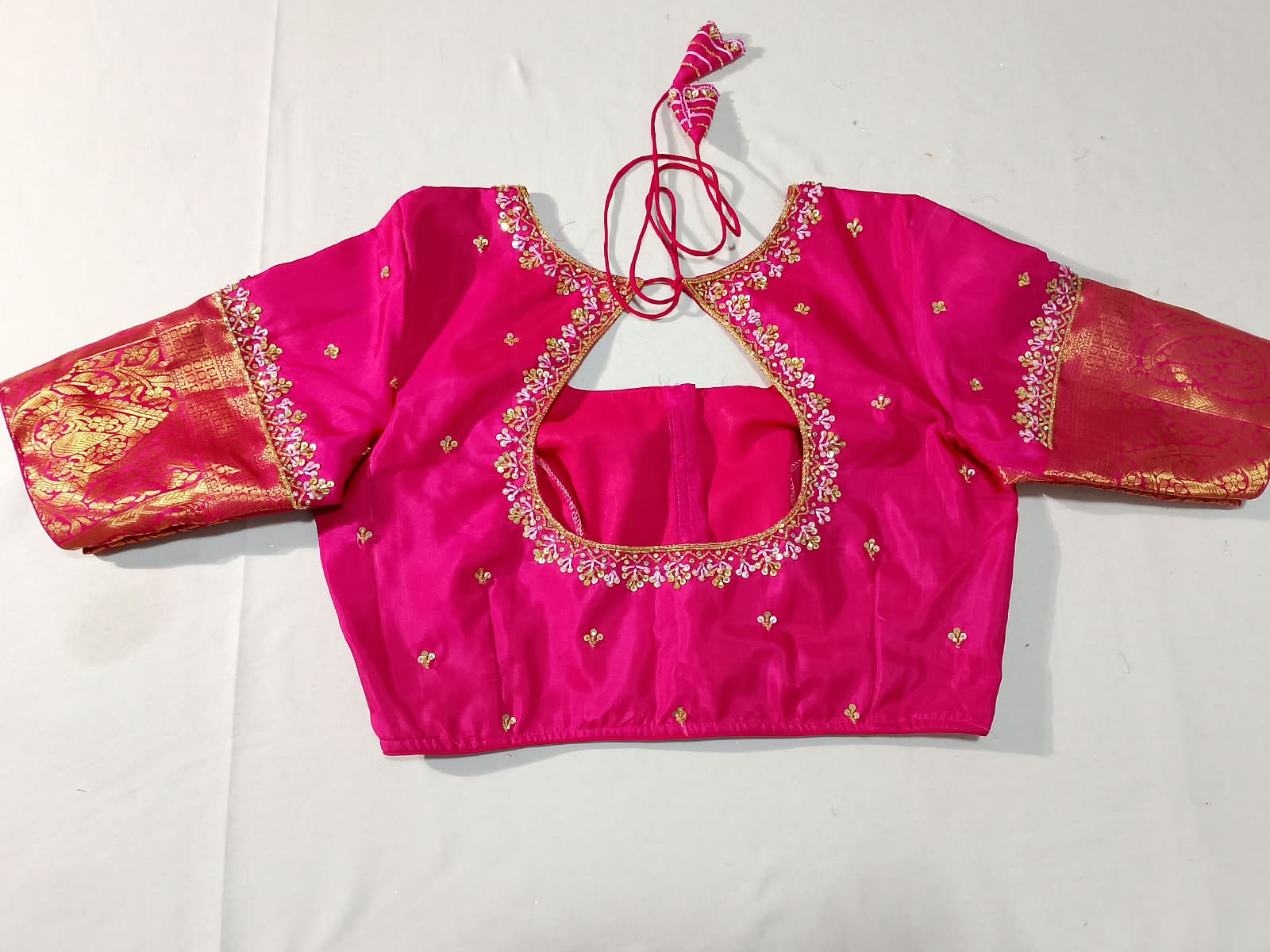 N1629 : Ready To Ship Beautiful Saree With Stitched Blouse N1629 : Ready To Ship Beautiful Saree With Stitched Blouse