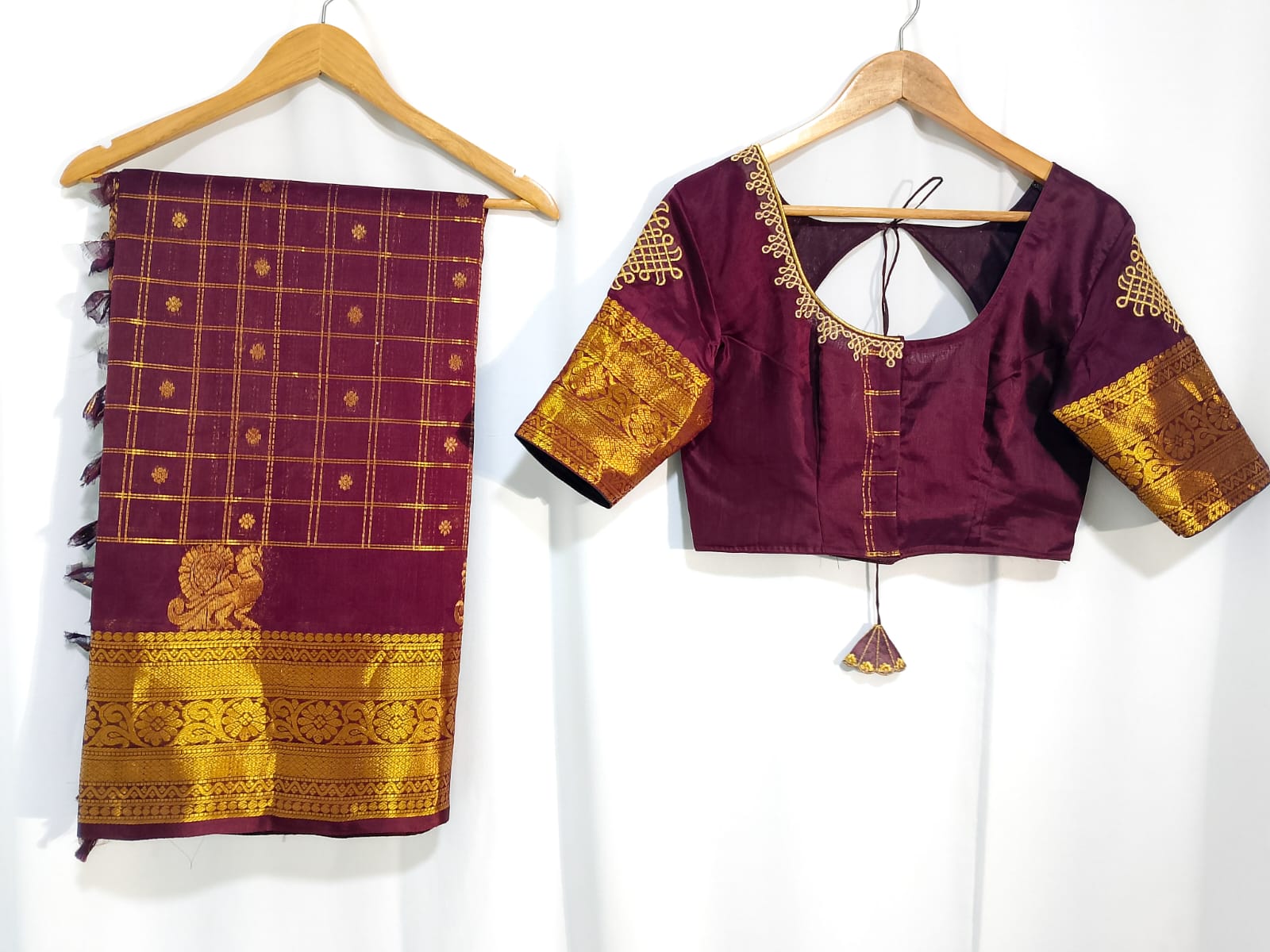 N1634  : Ready To Ship Beautiful Saree With Stitched Blouse