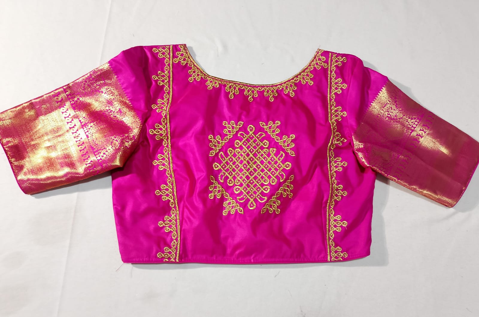 N1659 : Ready To Ship Beautiful Saree With Stitched Blouse N1659 : Ready To Ship Beautiful Saree With Stitched Blouse