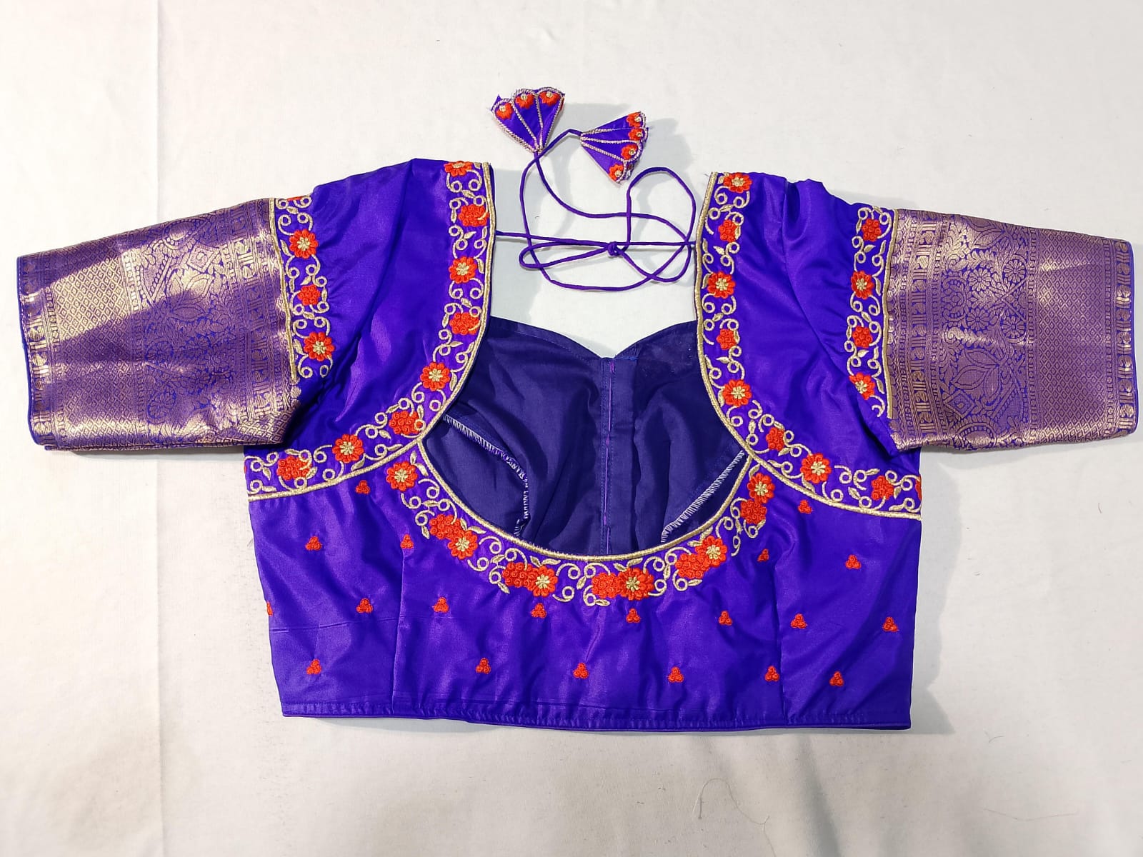 N1665 : Ready To Ship Beautiful Saree With Stitched Blouse N1665 : Ready To Ship Beautiful Saree With Stitched Blouse