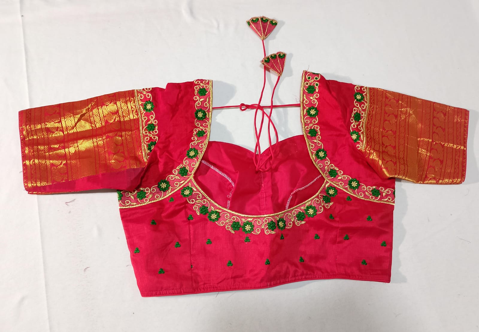 N1667 : Ready To Ship Beautiful Saree With Stitched Blouse N1667 : Ready To Ship Beautiful Saree With Stitched Blouse